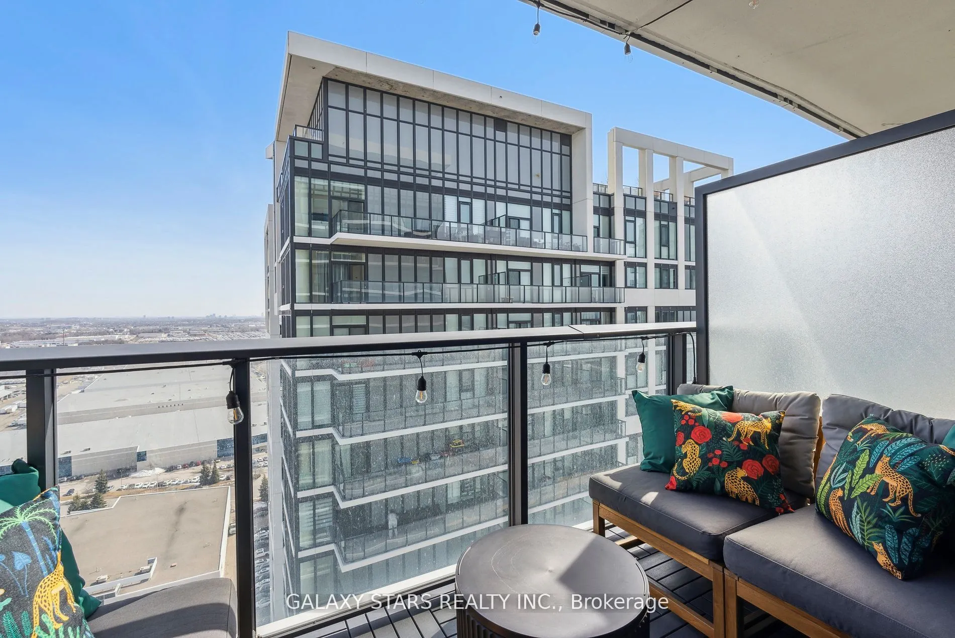 9000 Jane Street, #2425