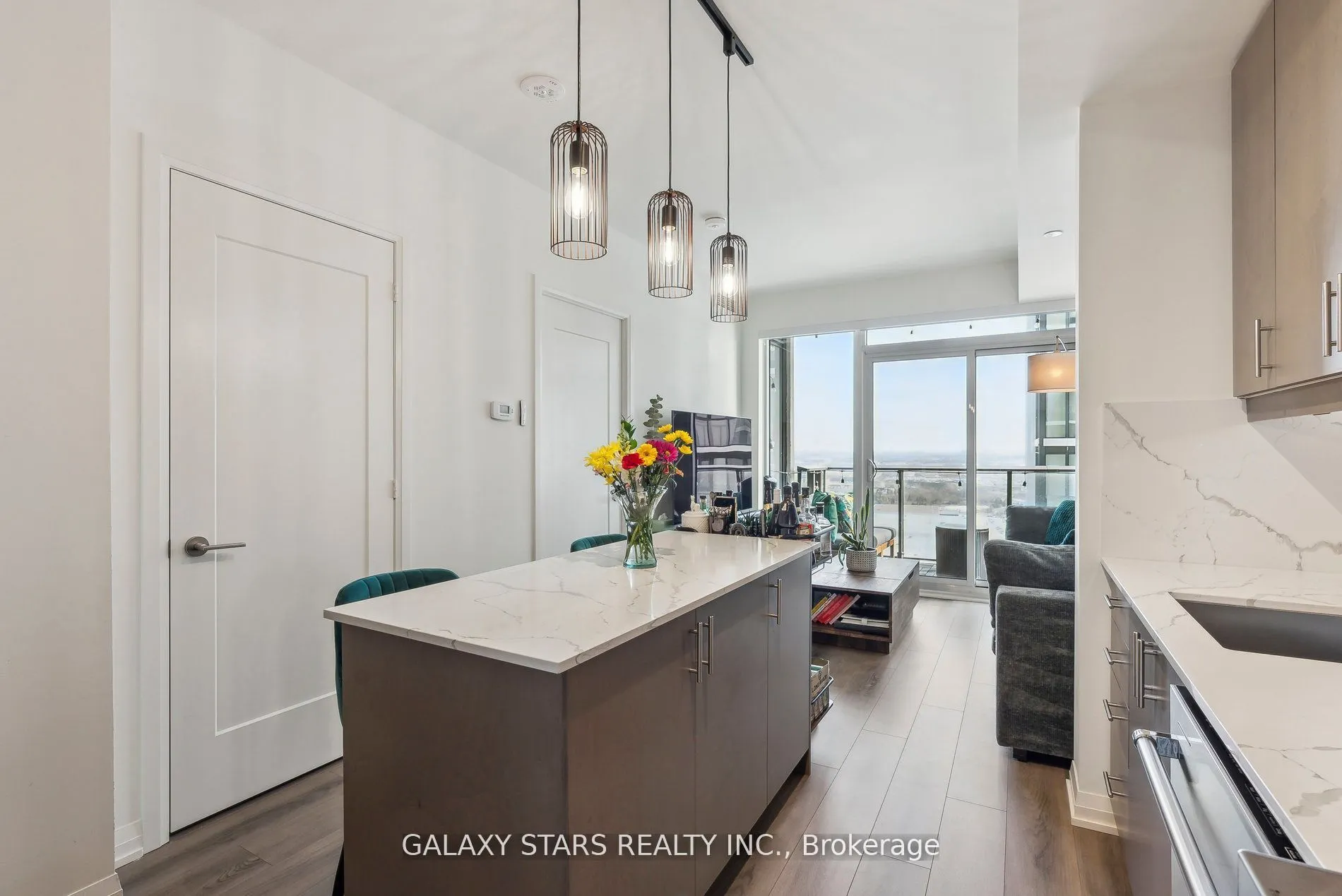 9000 Jane Street, #2425