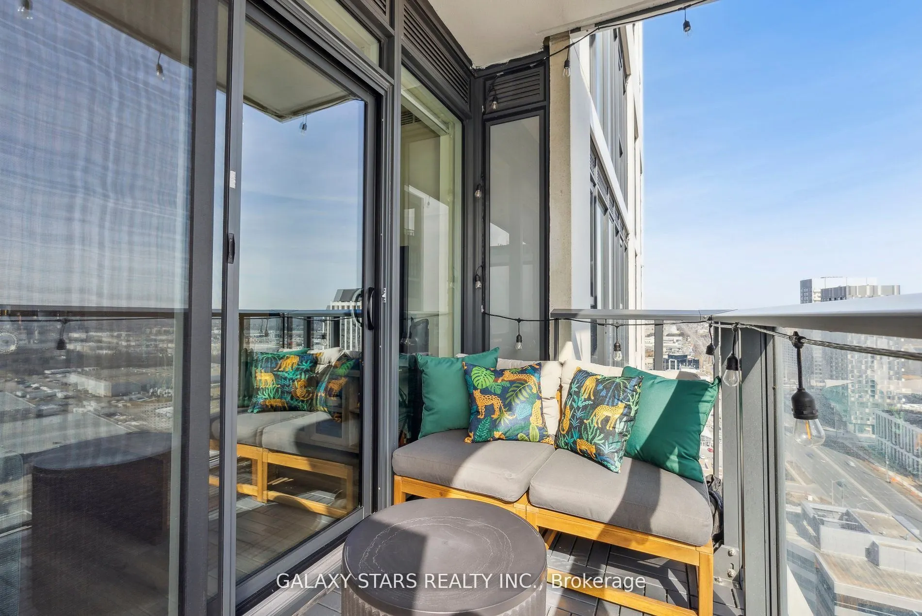 9000 Jane Street, #2425