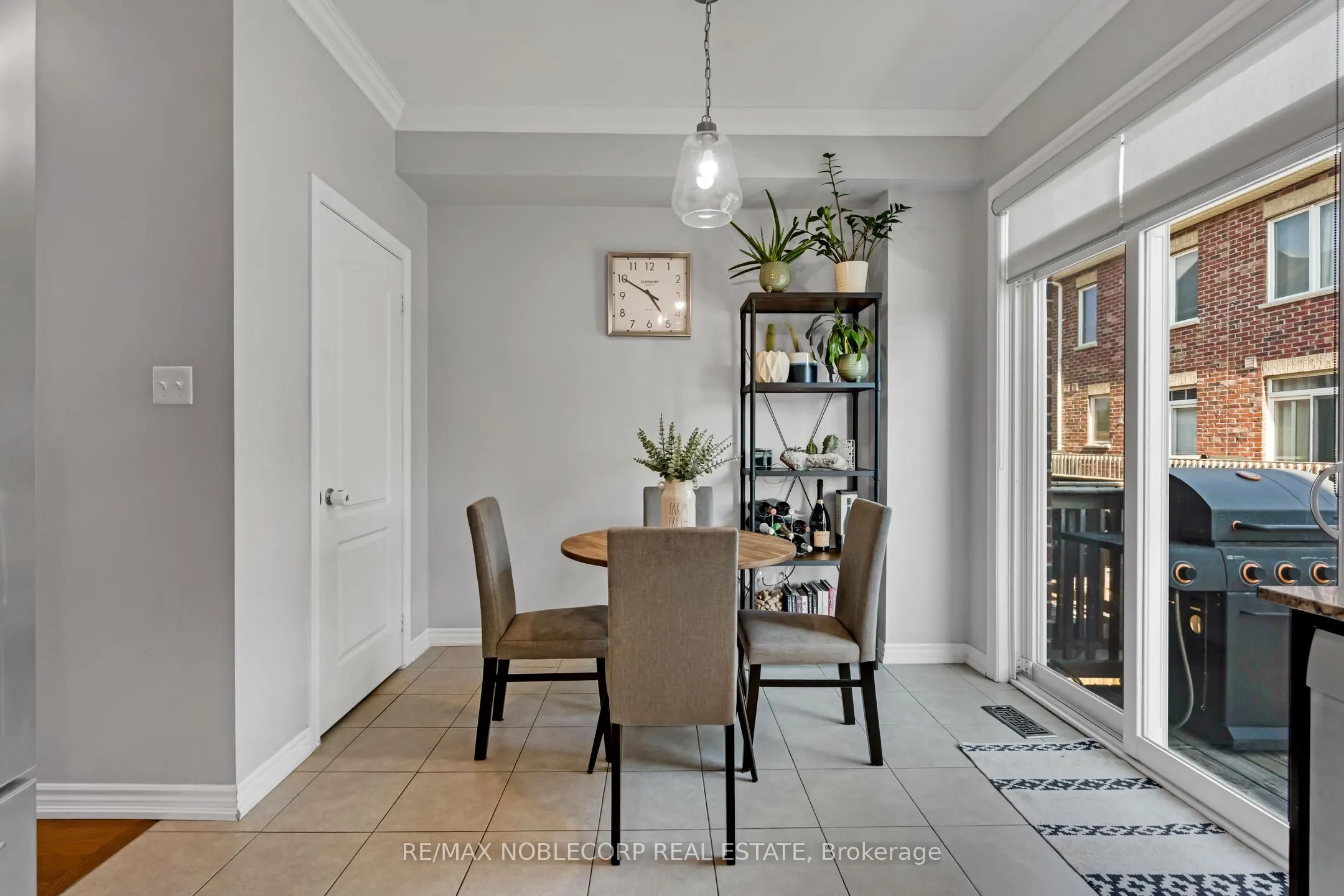 10 Porter Avenue W, #45
