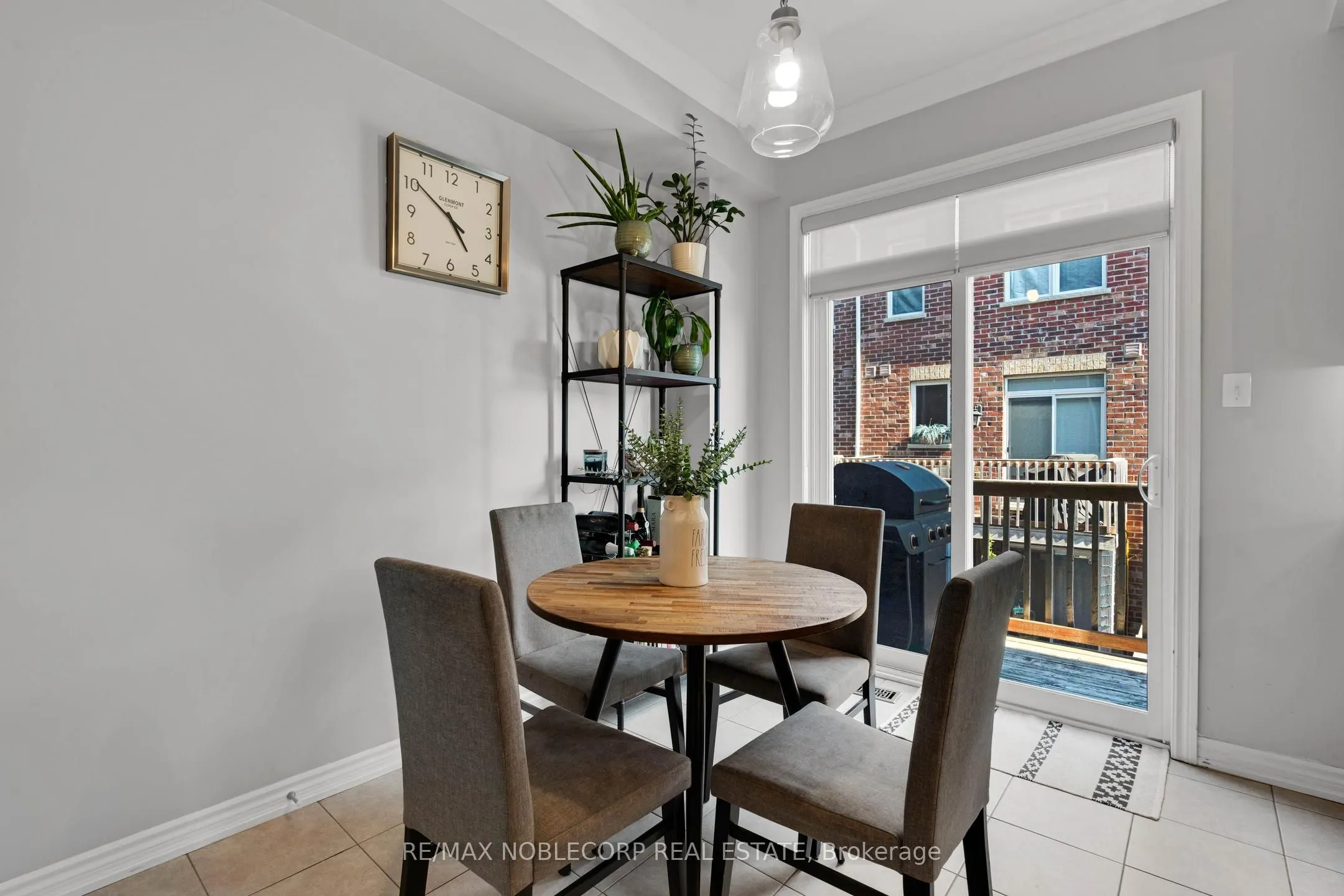 10 Porter Avenue W, #45