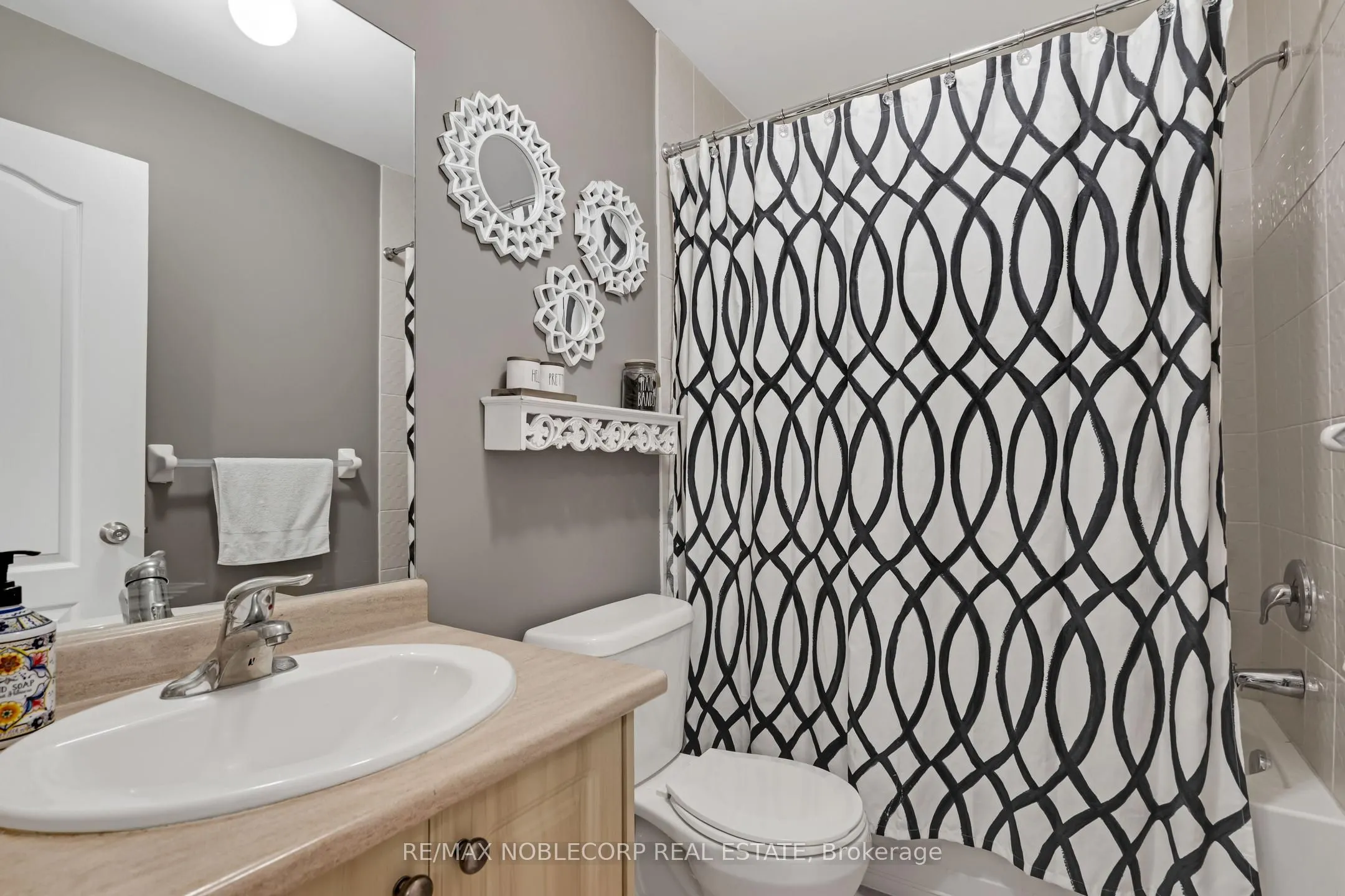 10 Porter Avenue W, #45
