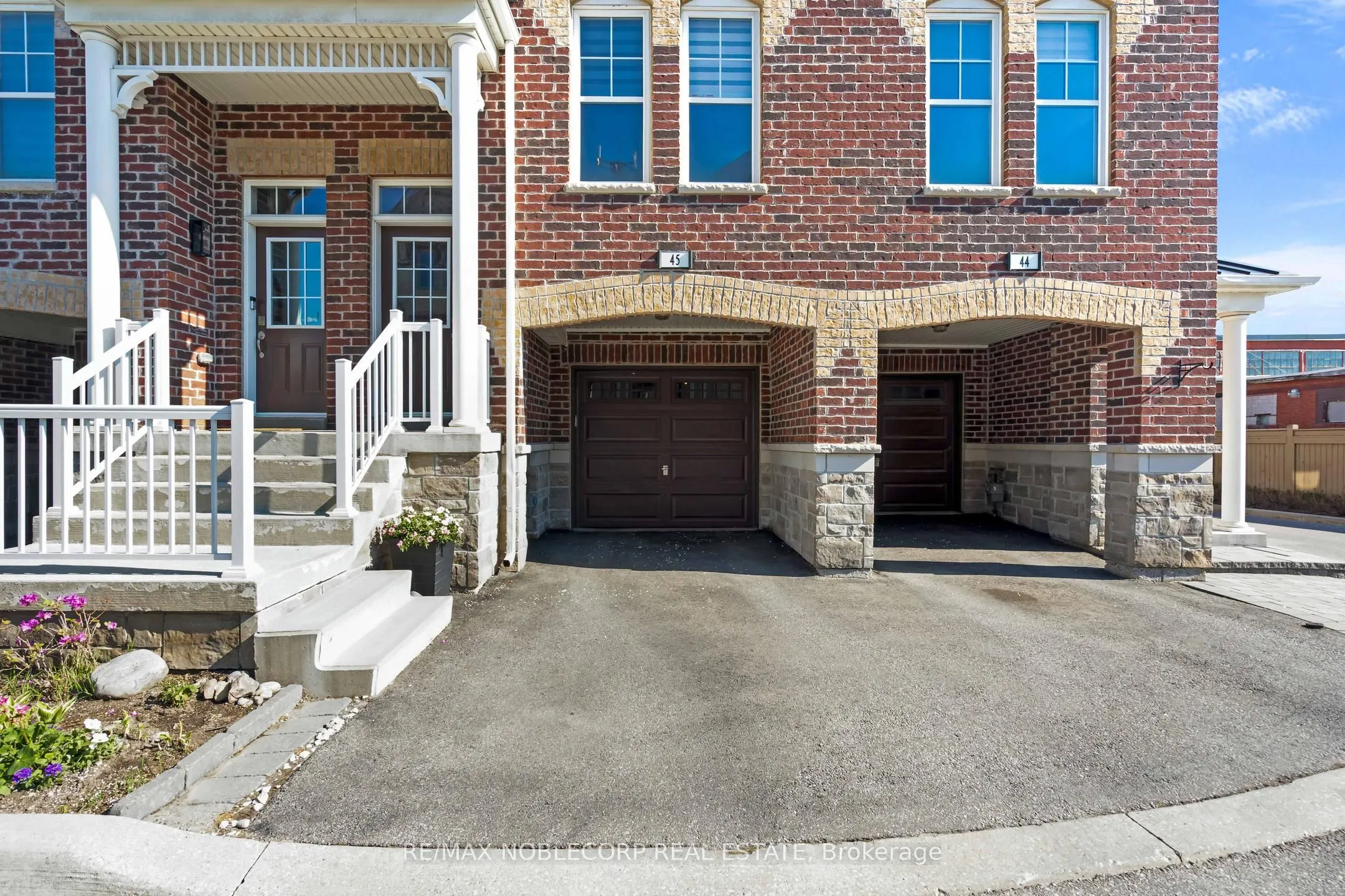 10 Porter Avenue W, #45