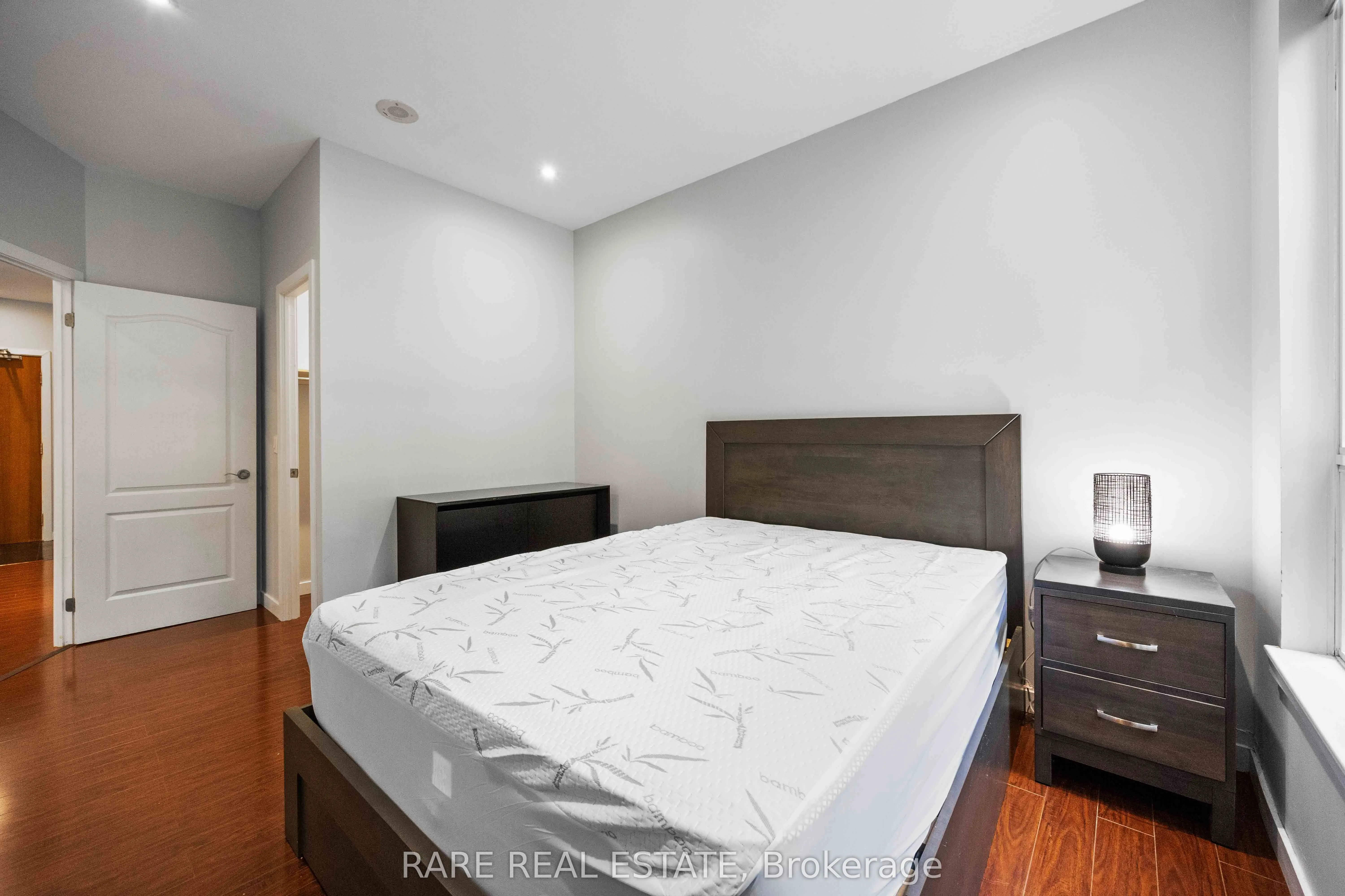 50 Disera Drive, #106