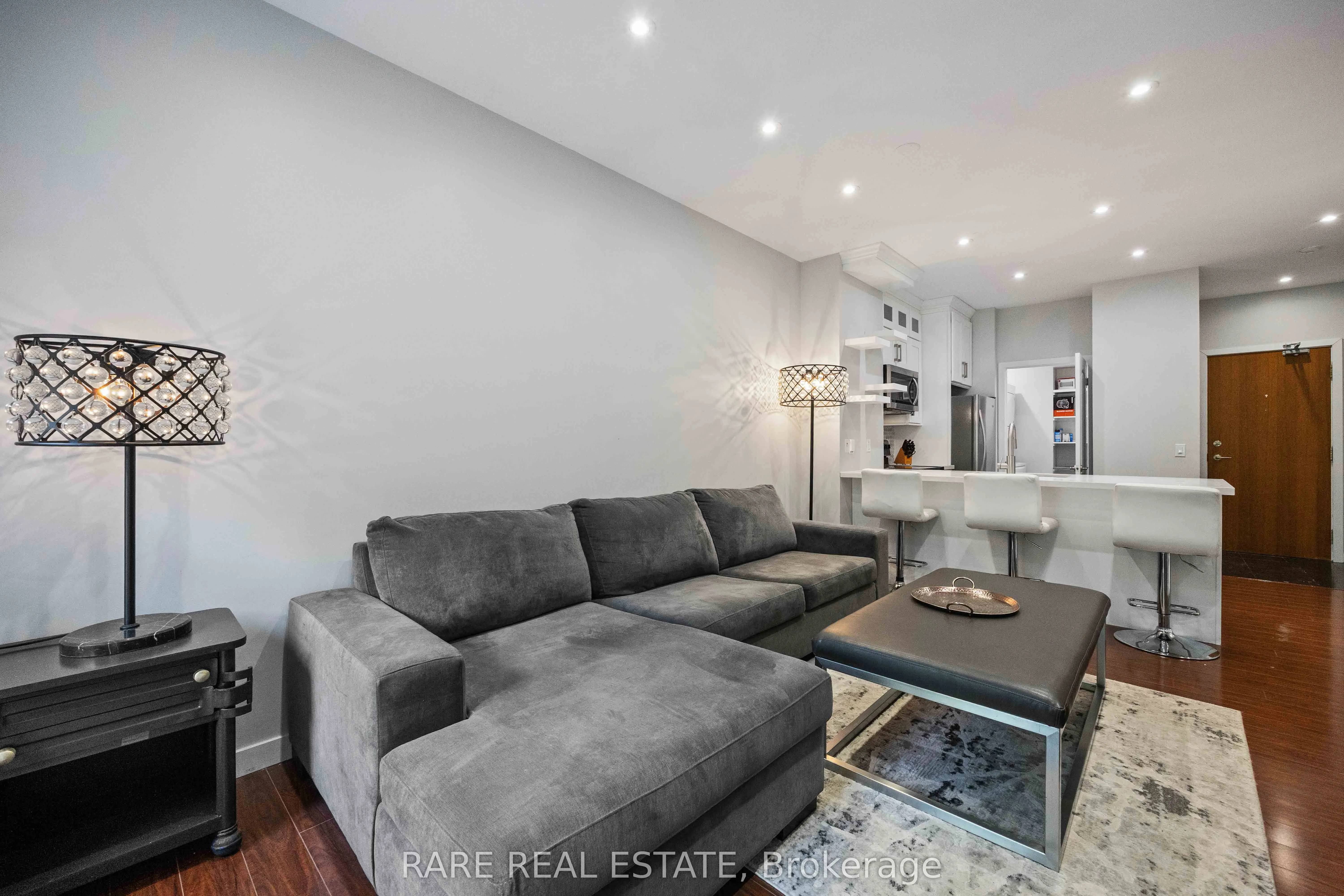 50 Disera Drive, #106