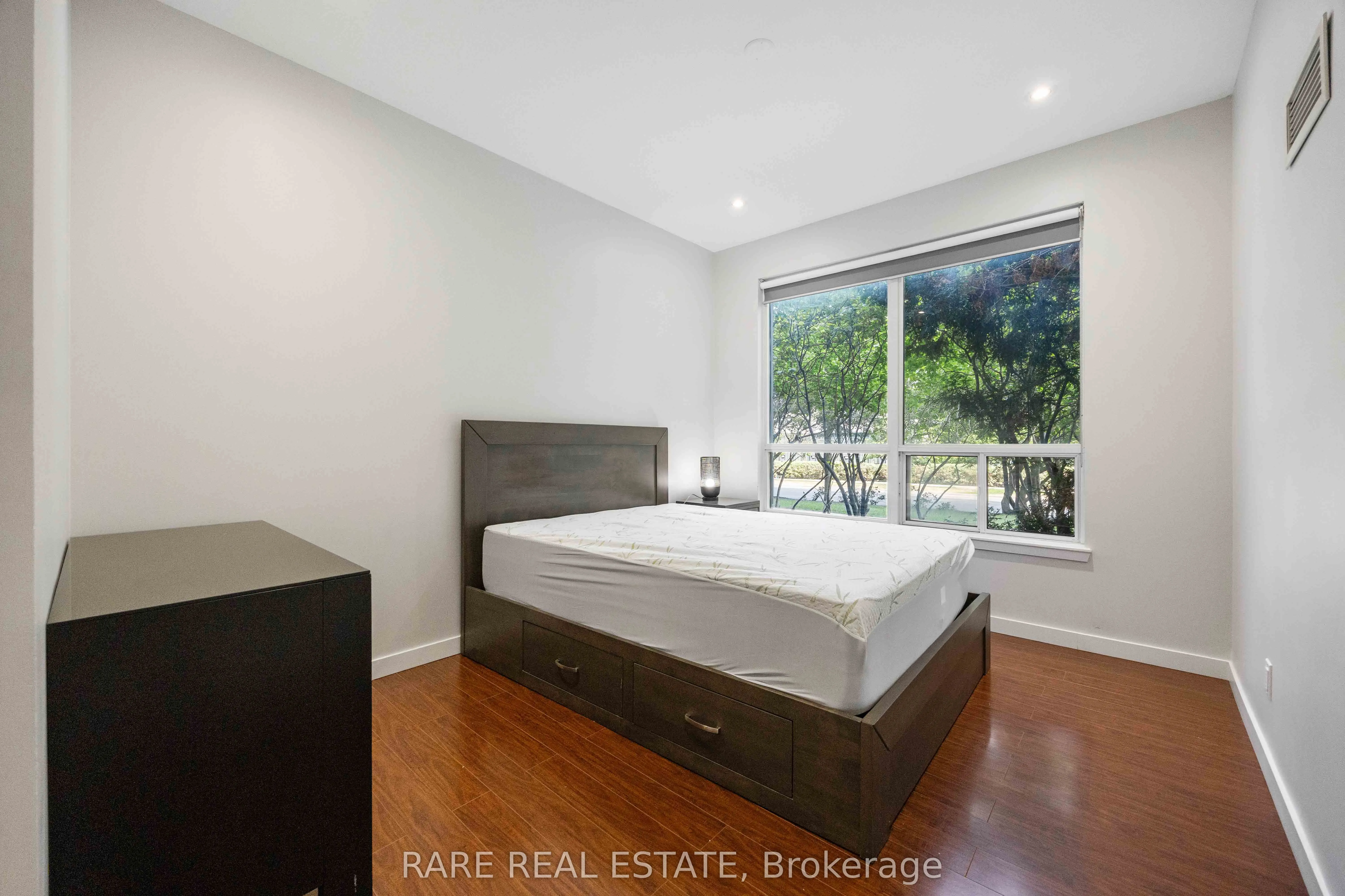 50 Disera Drive, #106