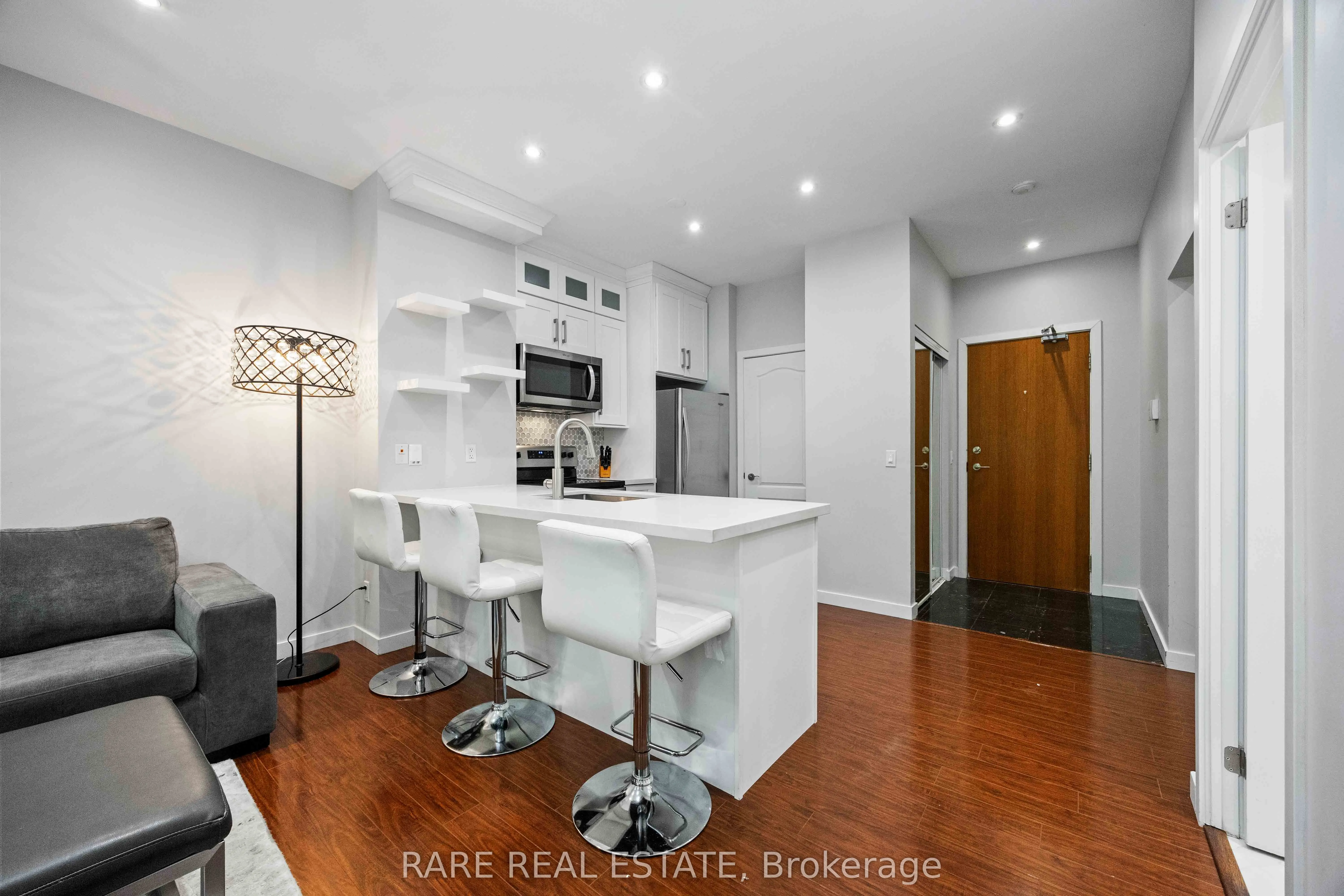 50 Disera Drive, #106