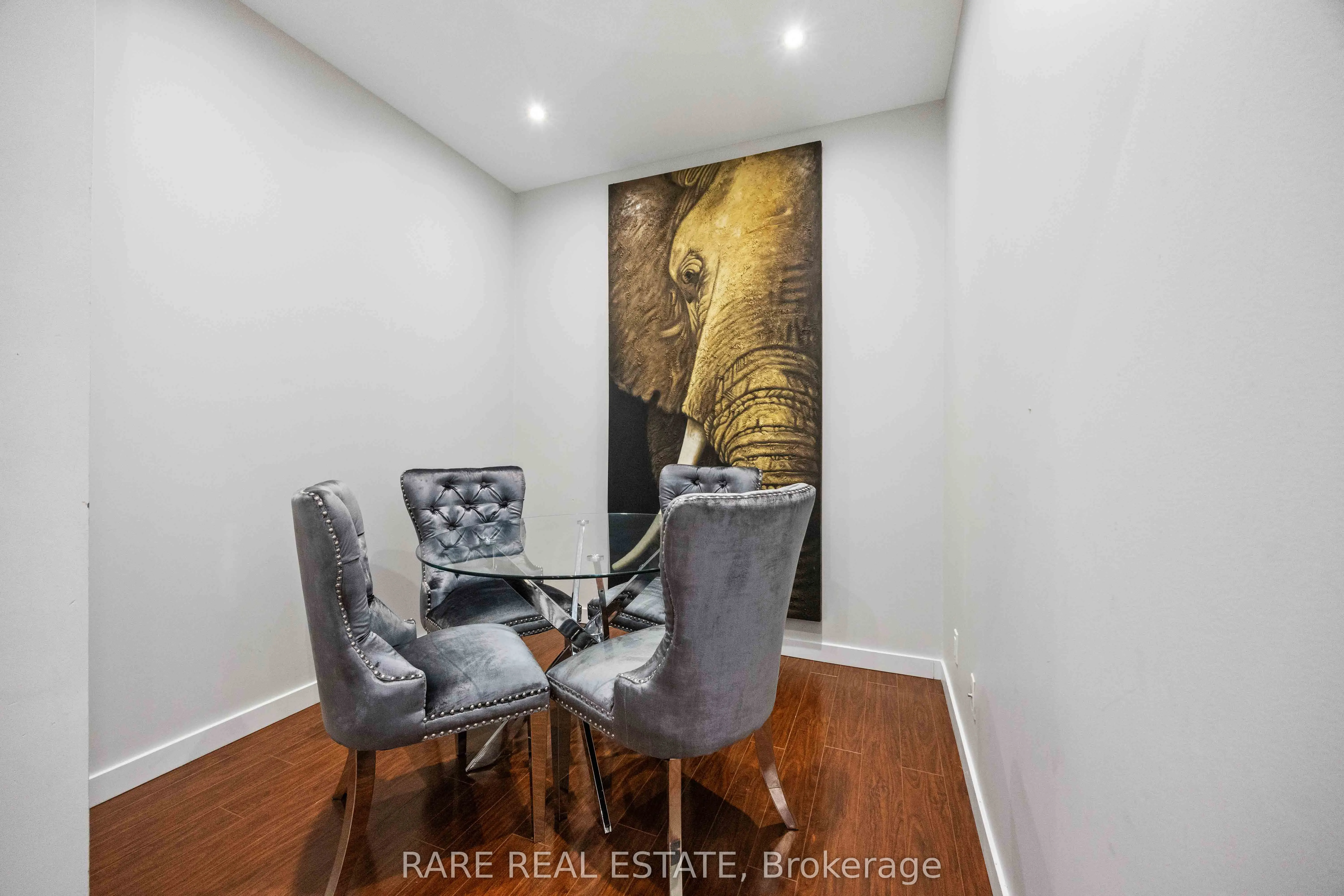 50 Disera Drive, #106