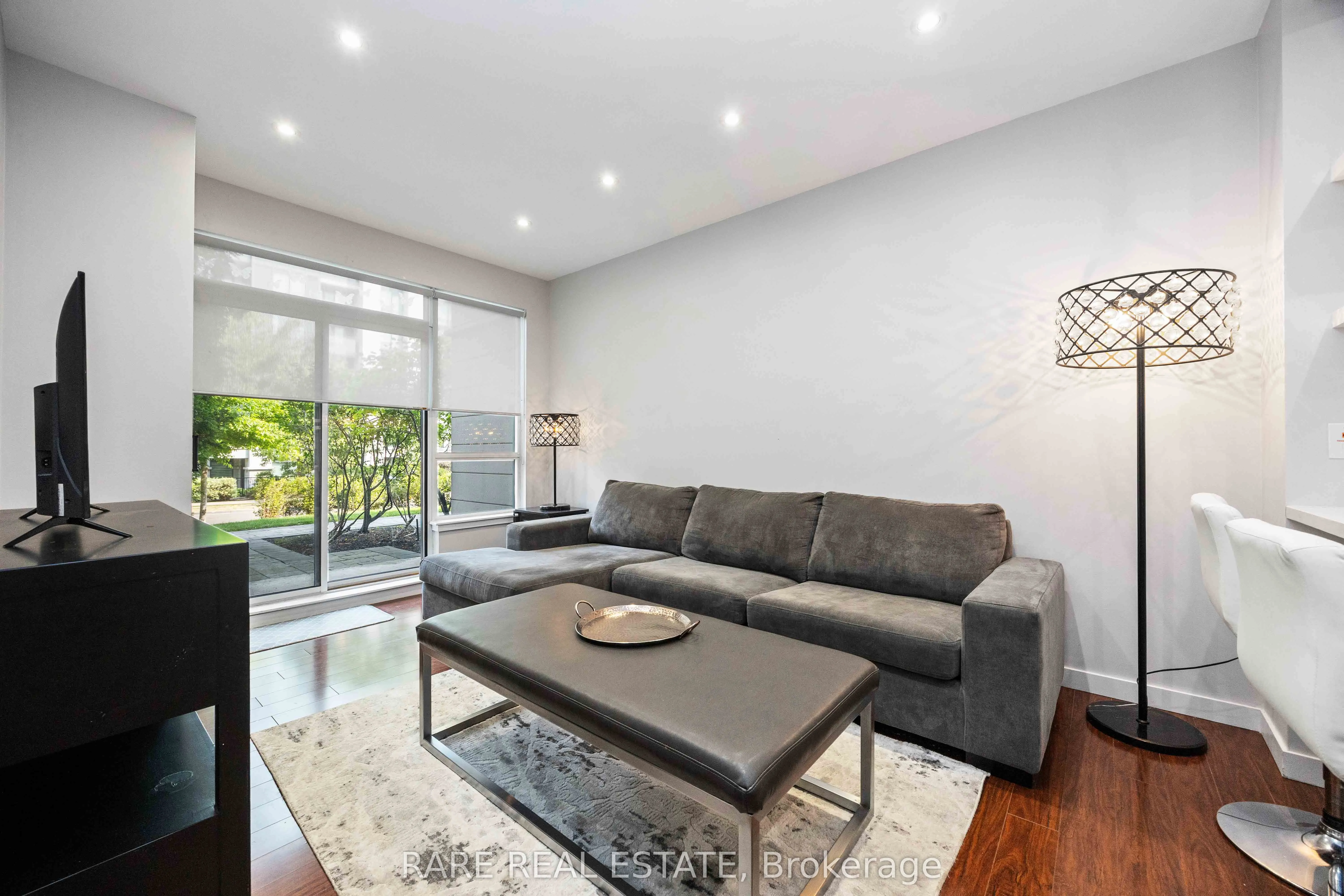 50 Disera Drive, #106