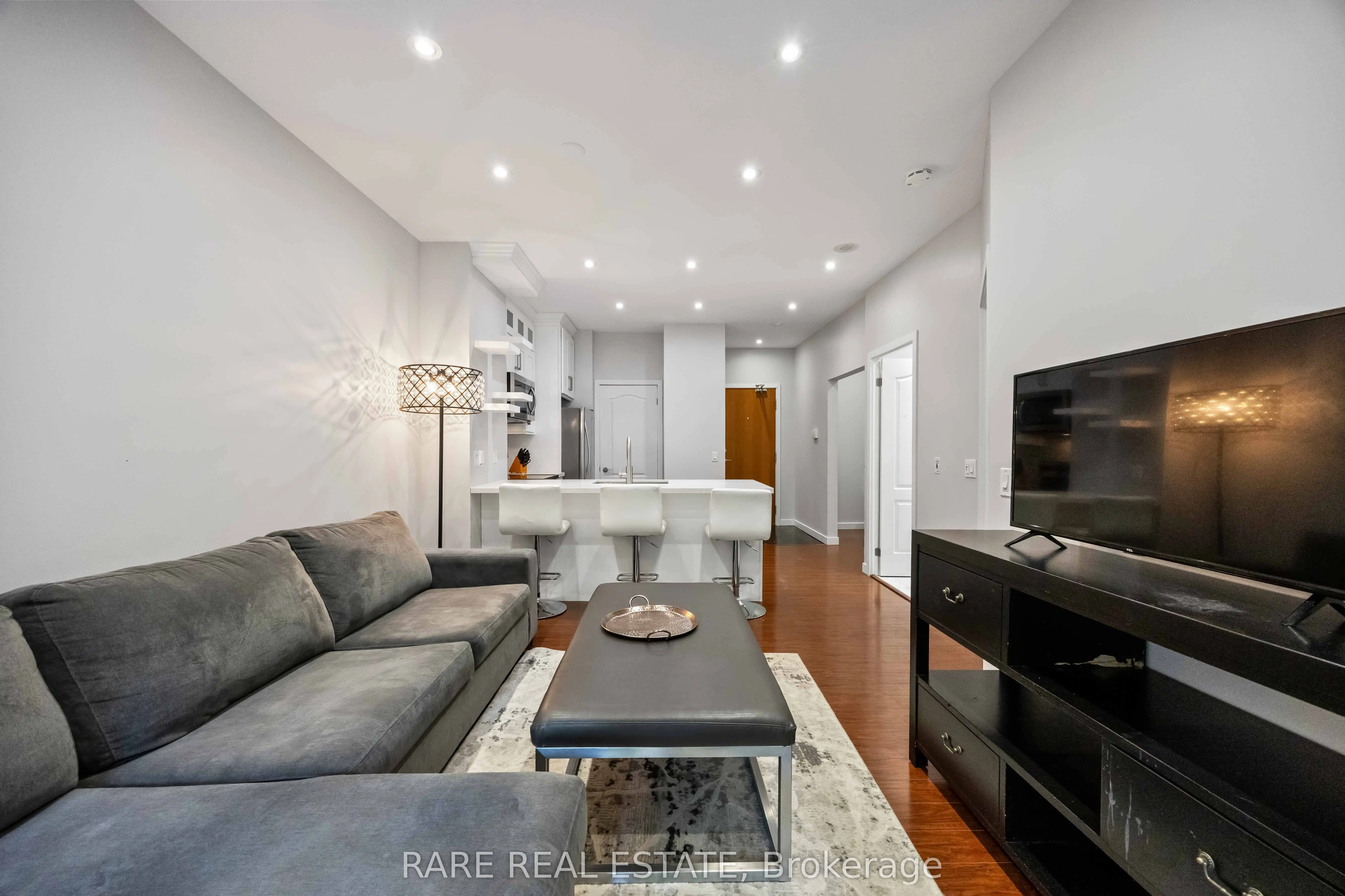 50 Disera Drive, #106
