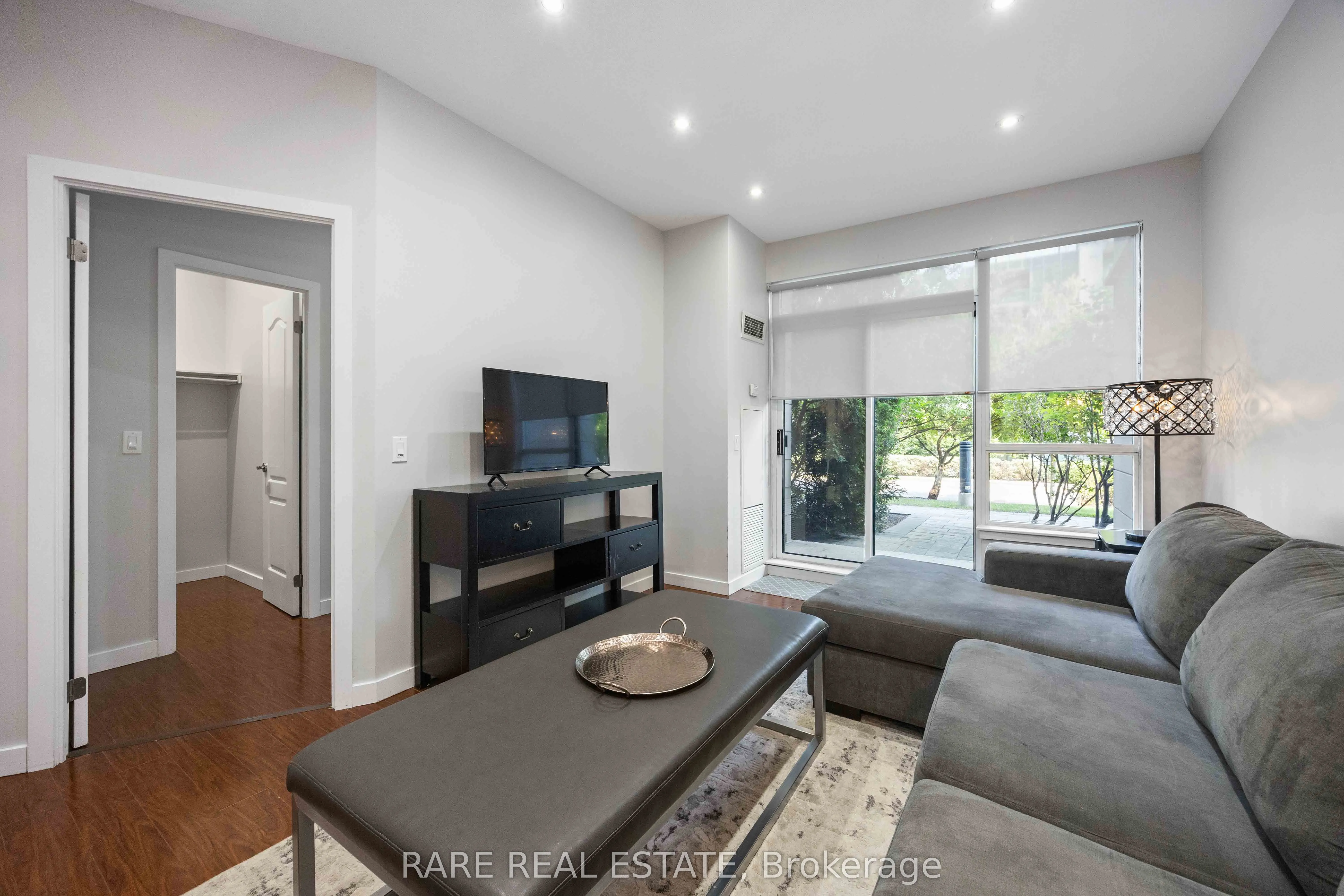 50 Disera Drive, #106