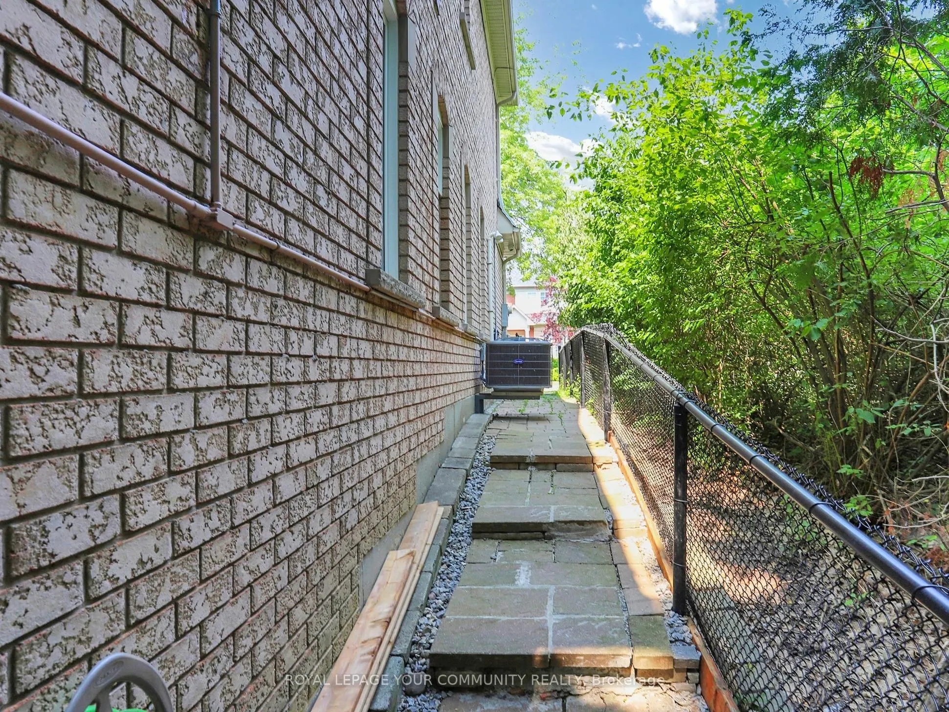 10 Skywood Drive, #BSMT