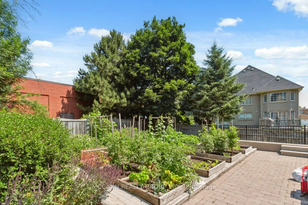 9901 Keele Street, #101