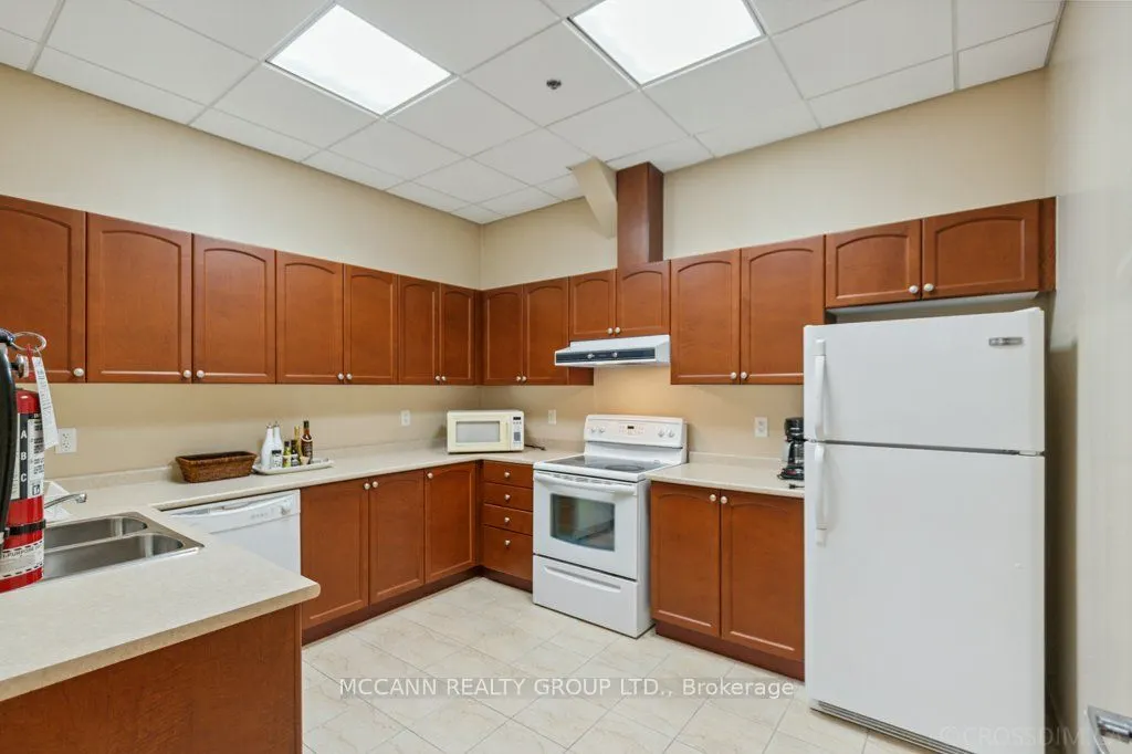 9901 Keele Street, #101