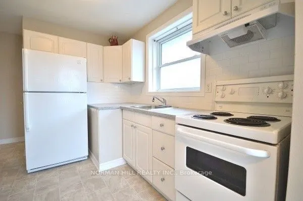 41 Newbury Drive, #Main Floor