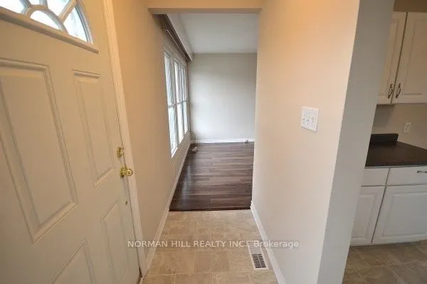 41 Newbury Drive, #Main Floor