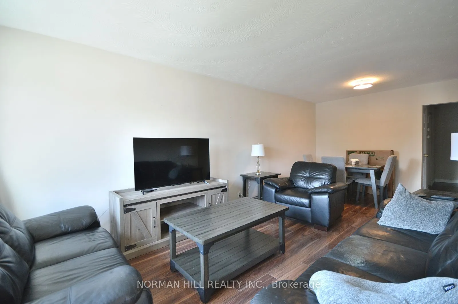 41 Newbury Drive, #Main Floor