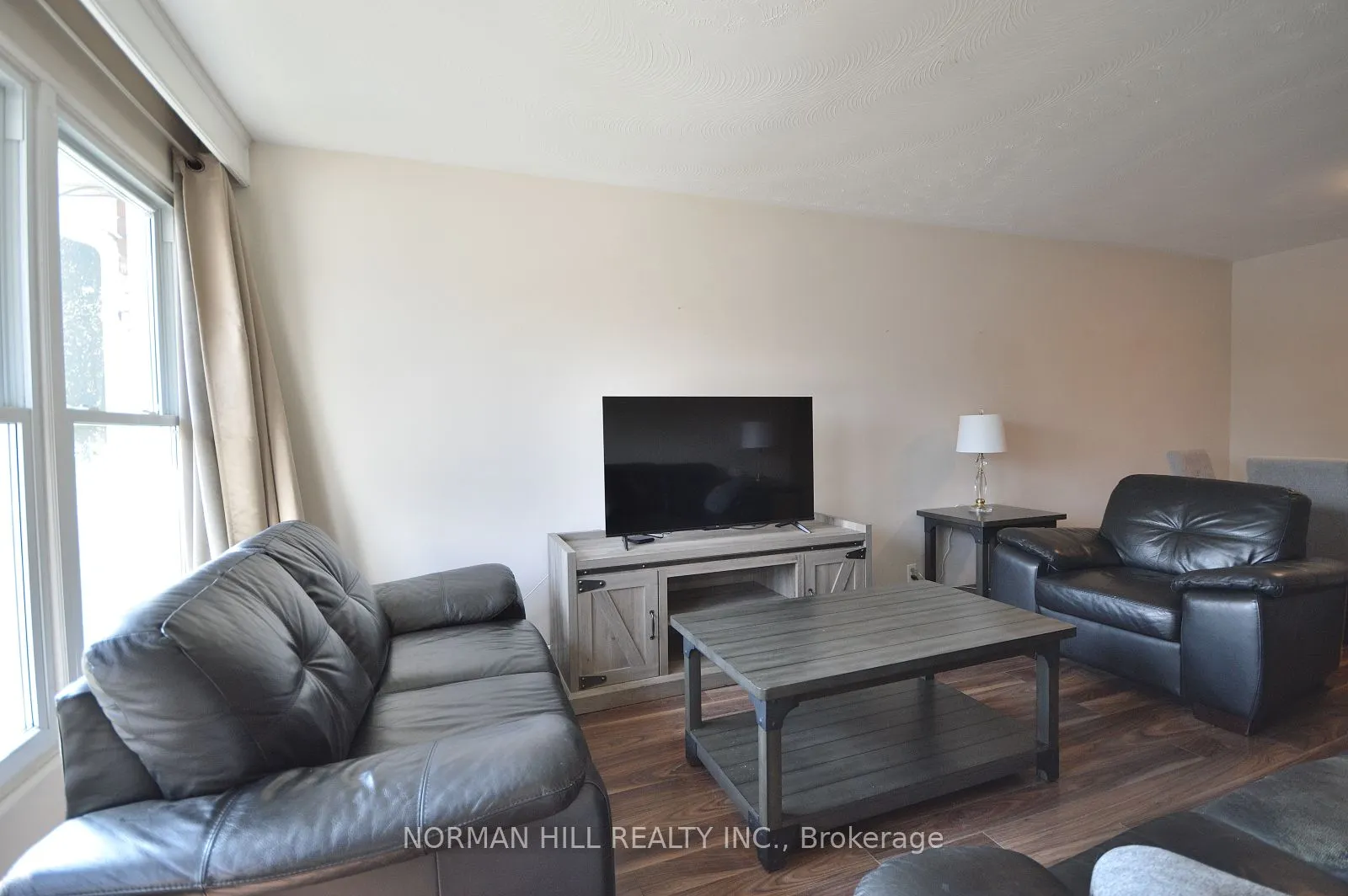 41 Newbury Drive, #Main Floor