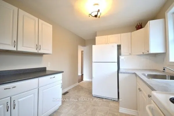 41 Newbury Drive, #Main Floor