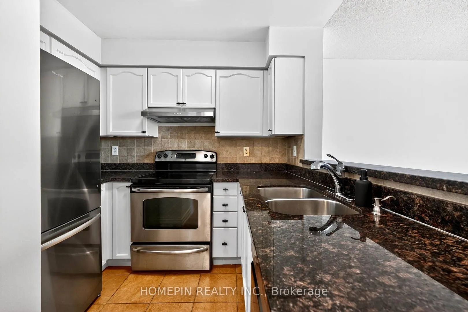 39 Oneida Crescent, #1103