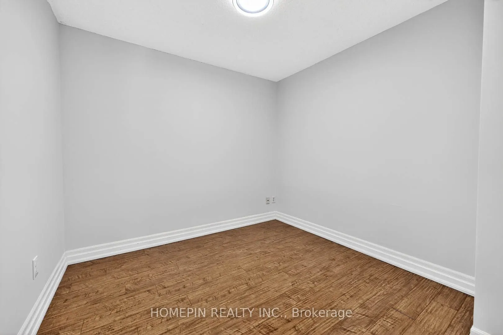 39 Oneida Crescent, #1103