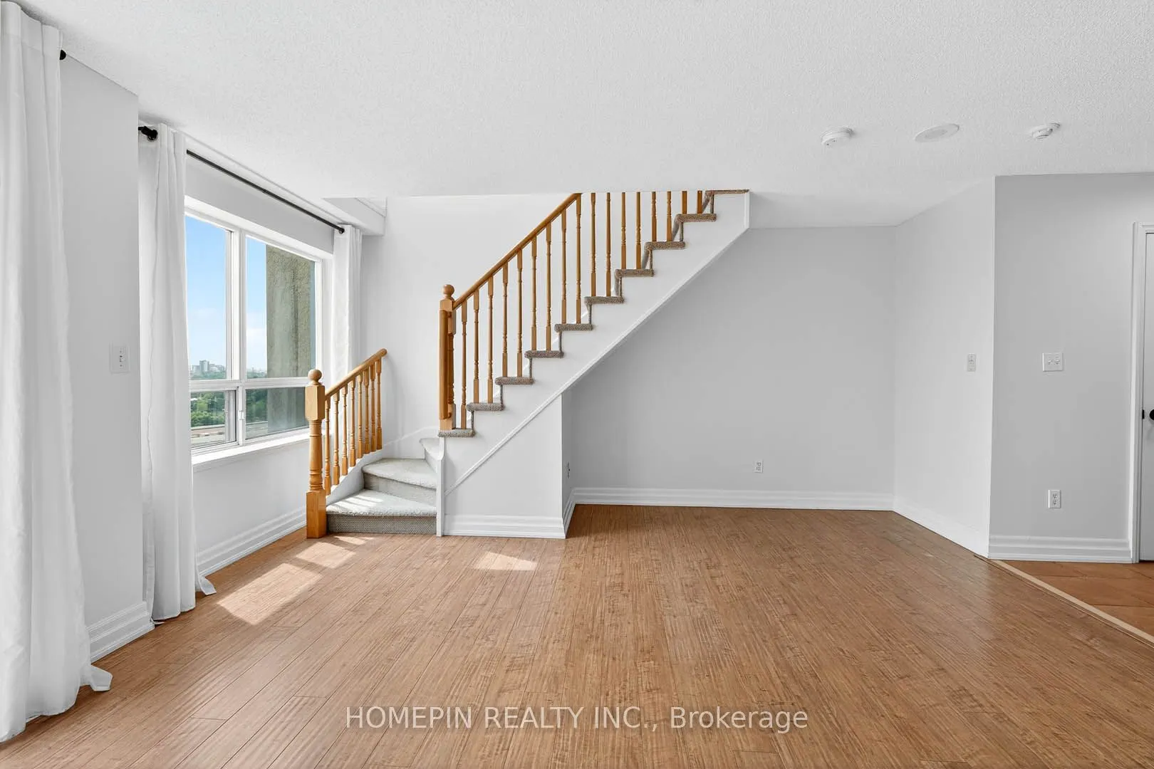 39 Oneida Crescent, #1103