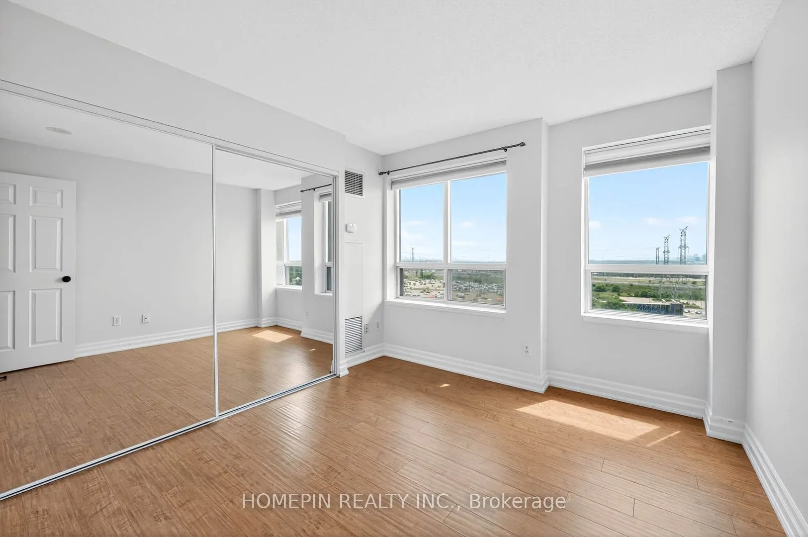 39 Oneida Crescent, #1103