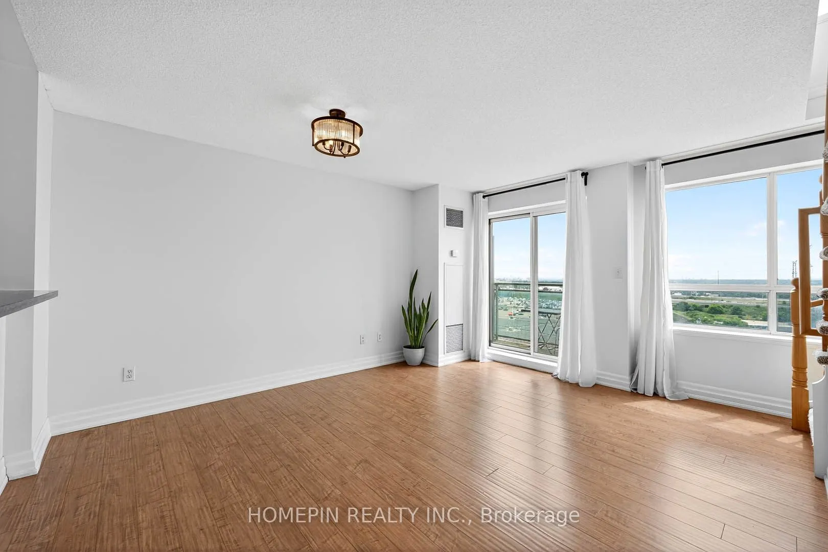 39 Oneida Crescent, #1103