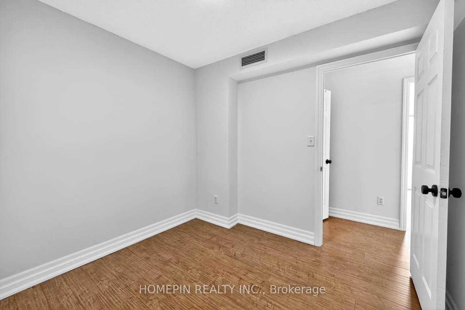 39 Oneida Crescent, #1103