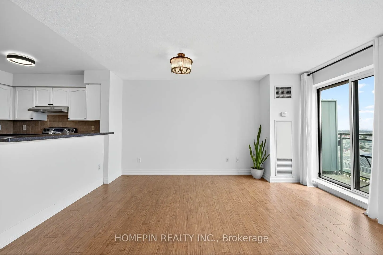 39 Oneida Crescent, #1103
