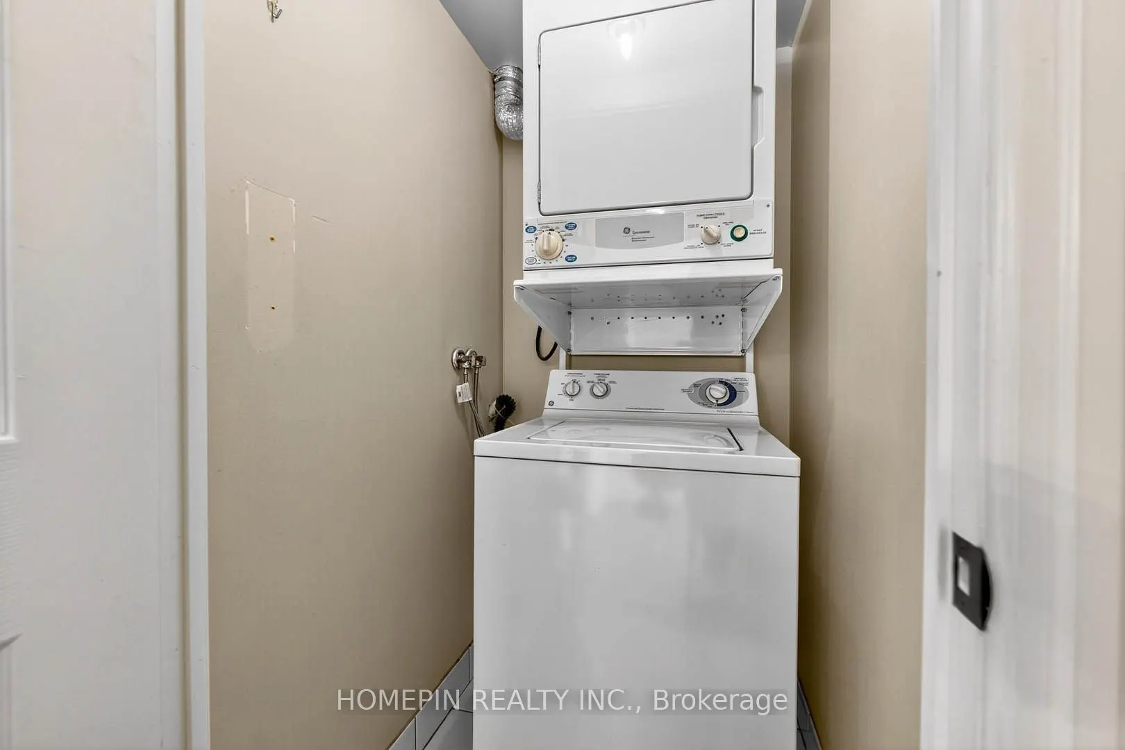 39 Oneida Crescent, #1103