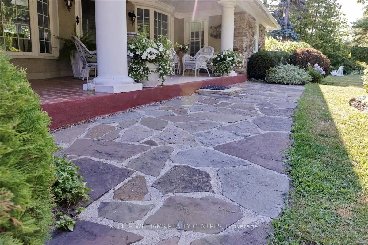 30 Hedge Road