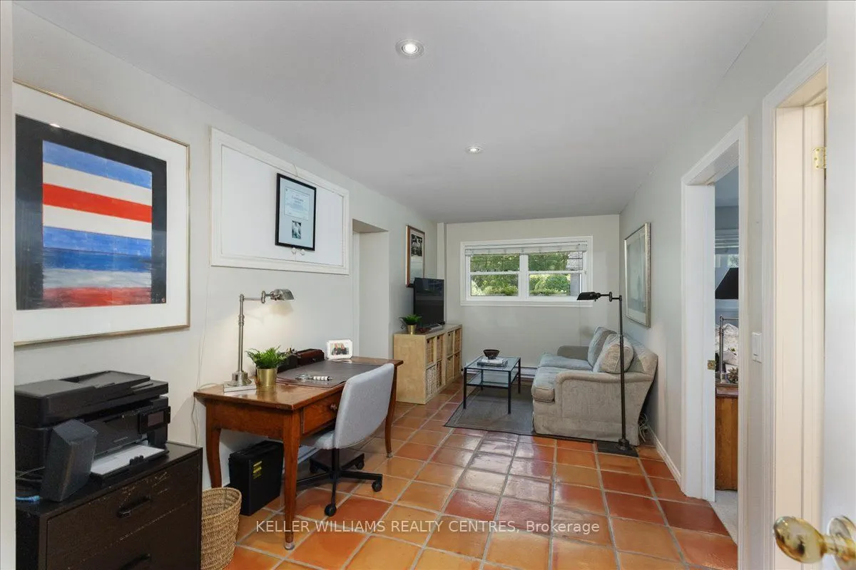 30 Hedge Road