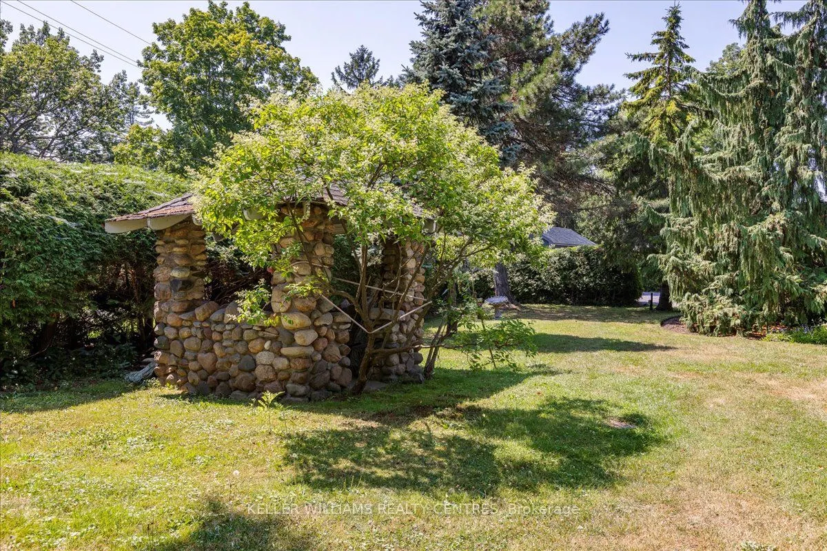 30 Hedge Road