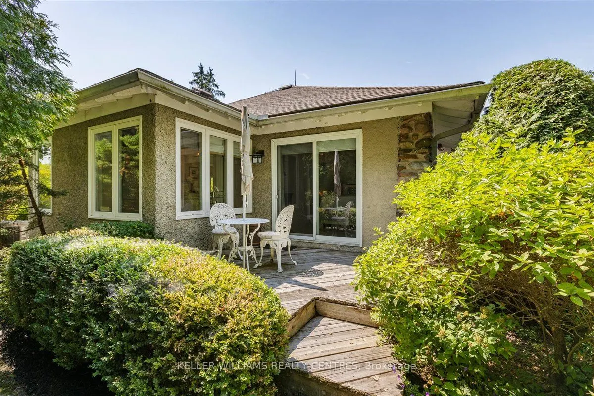 30 Hedge Road
