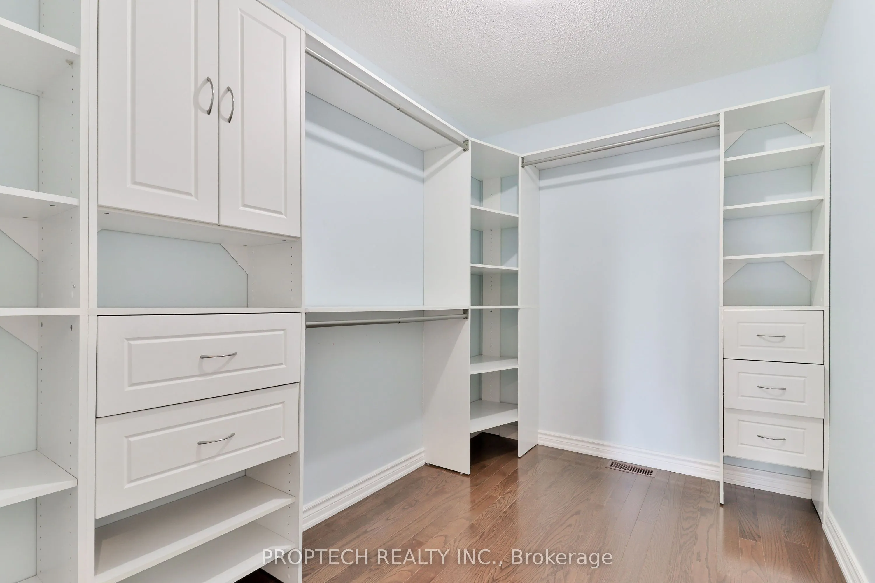 829 Quantra Crescent