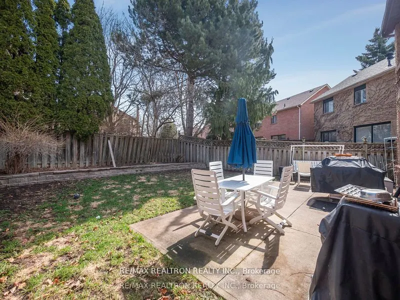 53 Peter Andrew Crescent
