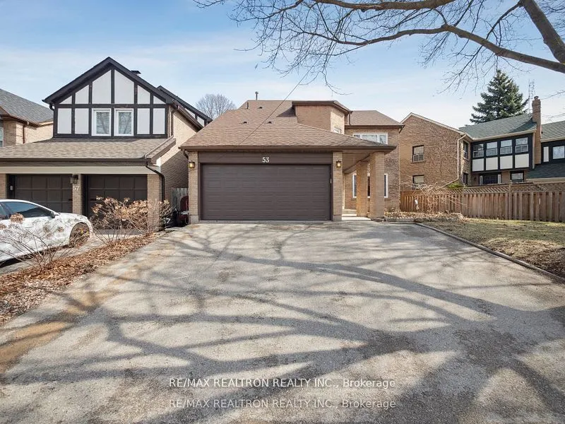 53 Peter Andrew Crescent