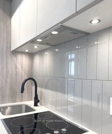7950 Bathurst Street, #2512