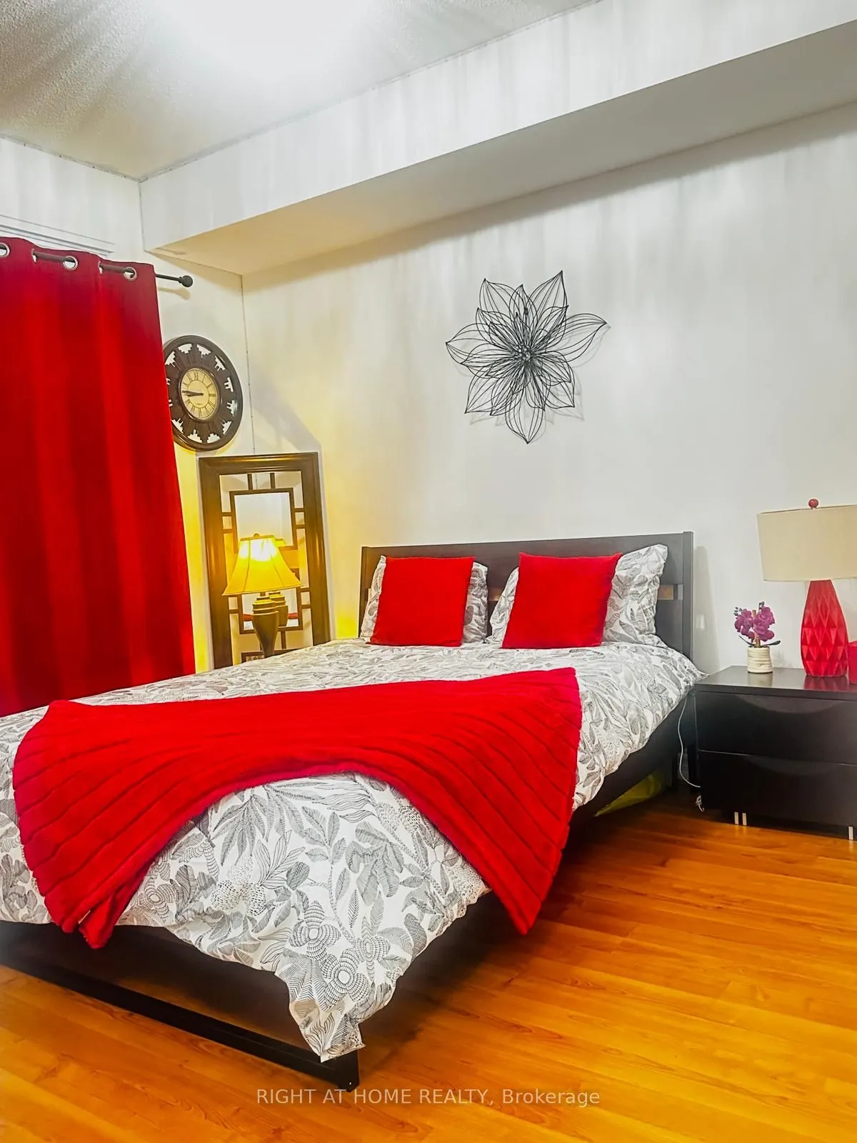 9235 Jane Street, #1004