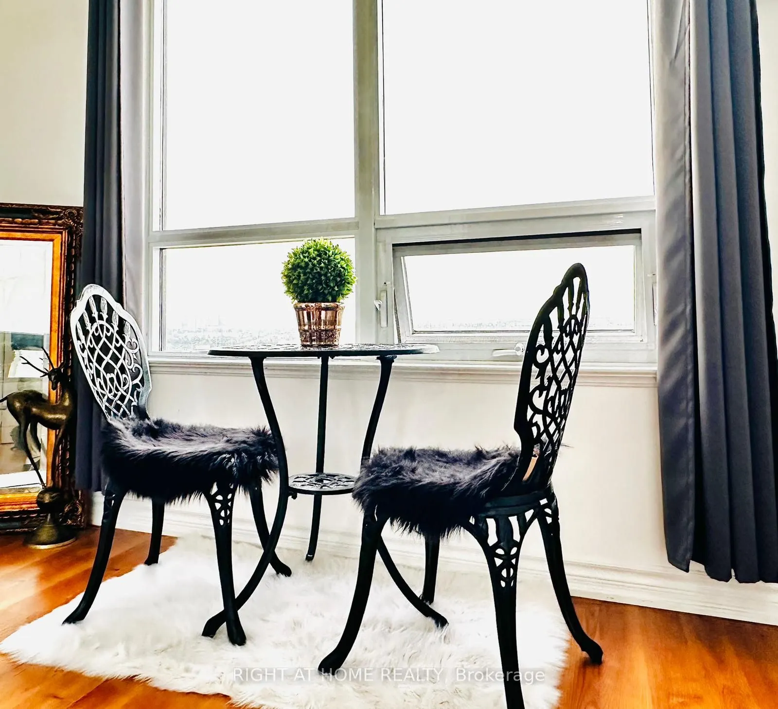 9235 Jane Street, #1004