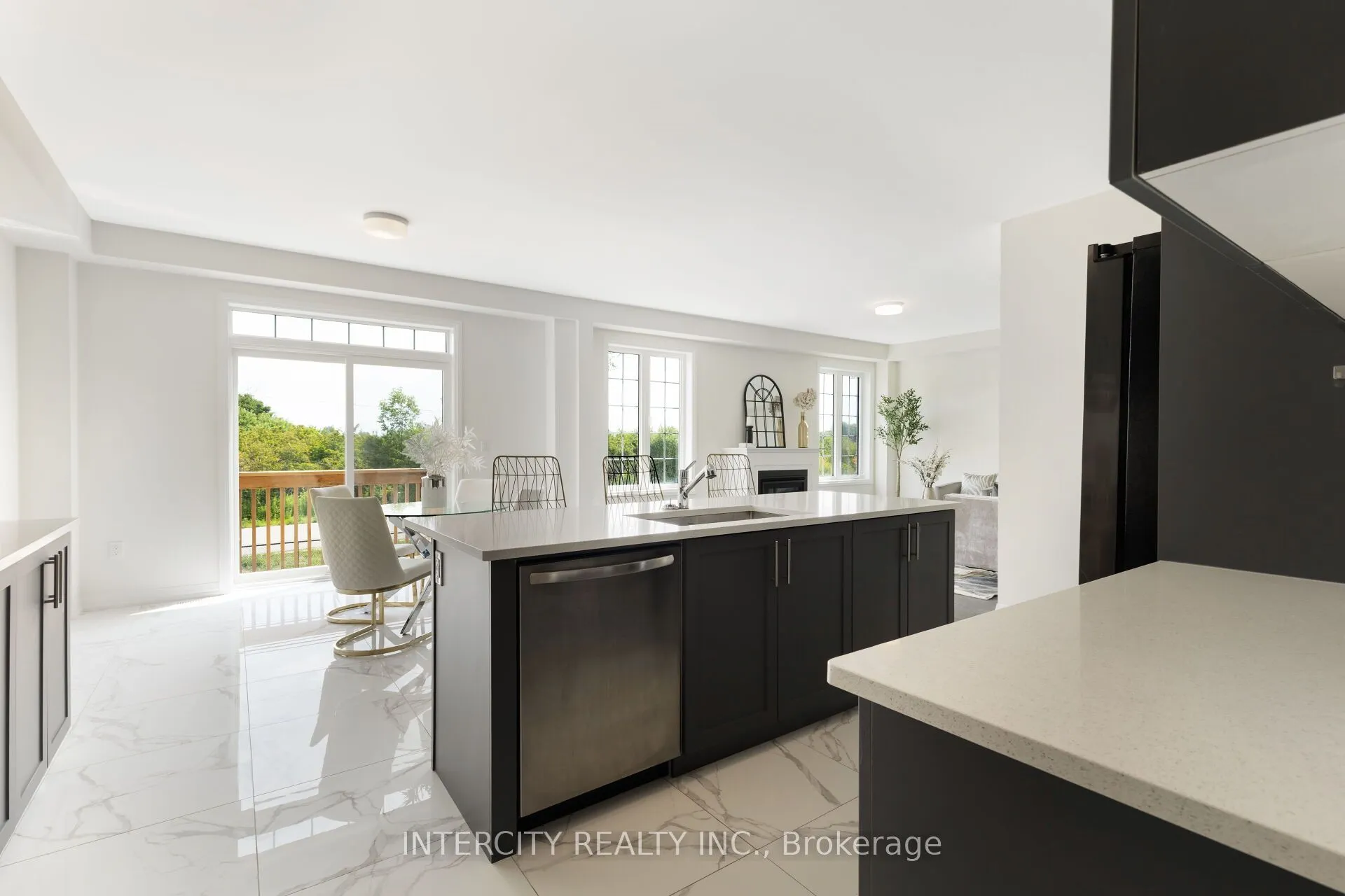 5 Hummingbird Grove