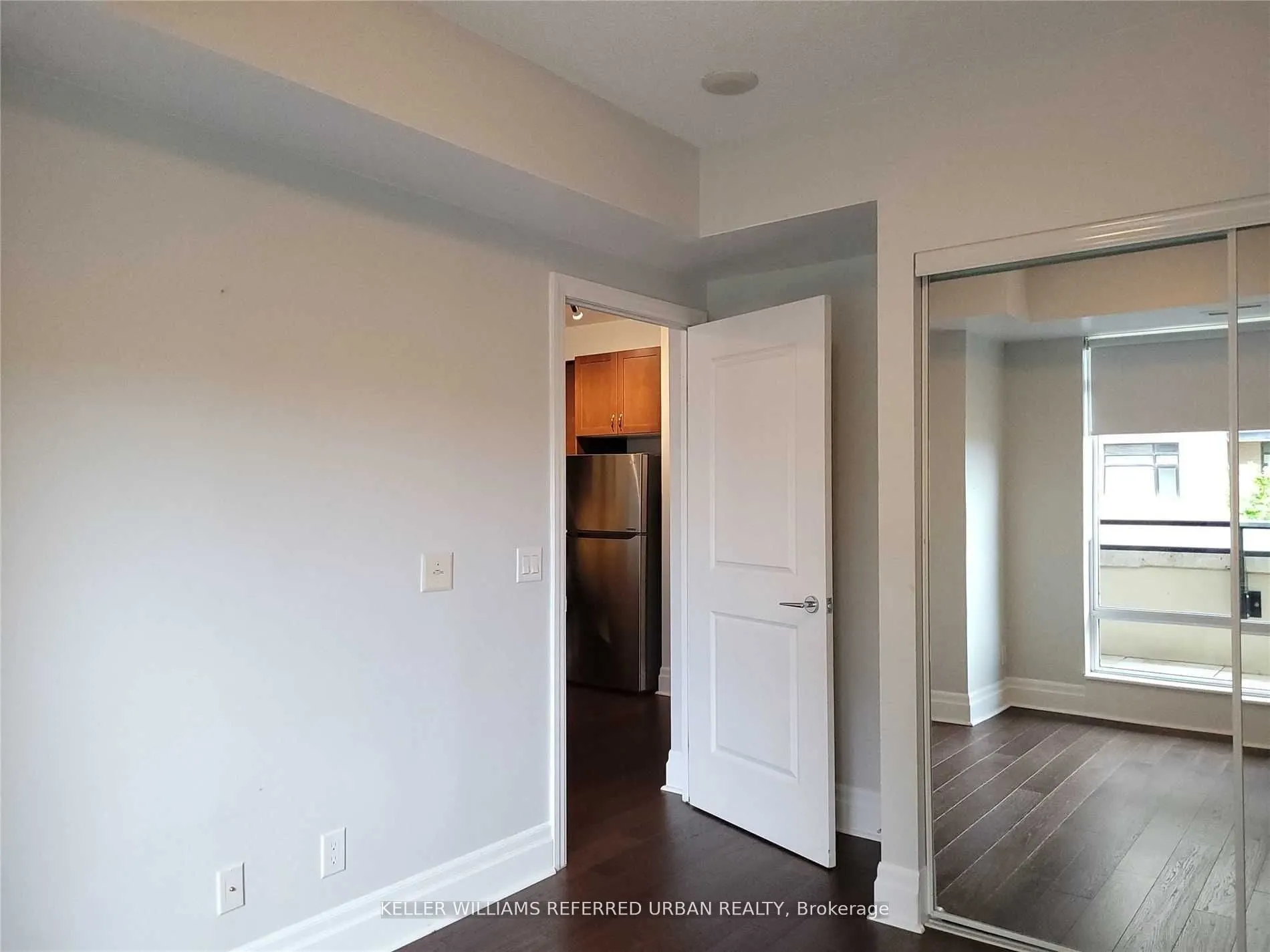 131 Upper Duke Crescent, #211