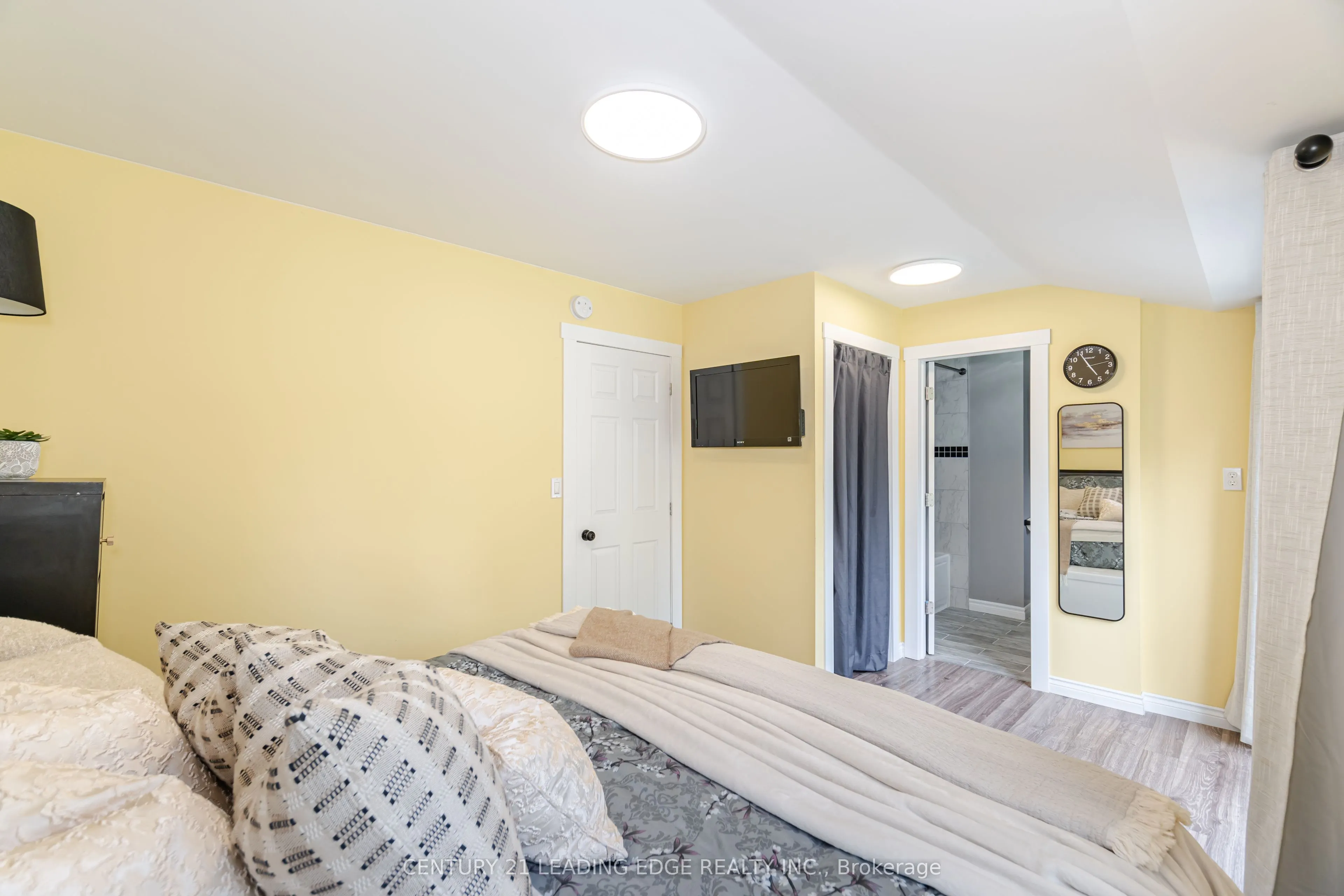 1169 Killarney Beach Road