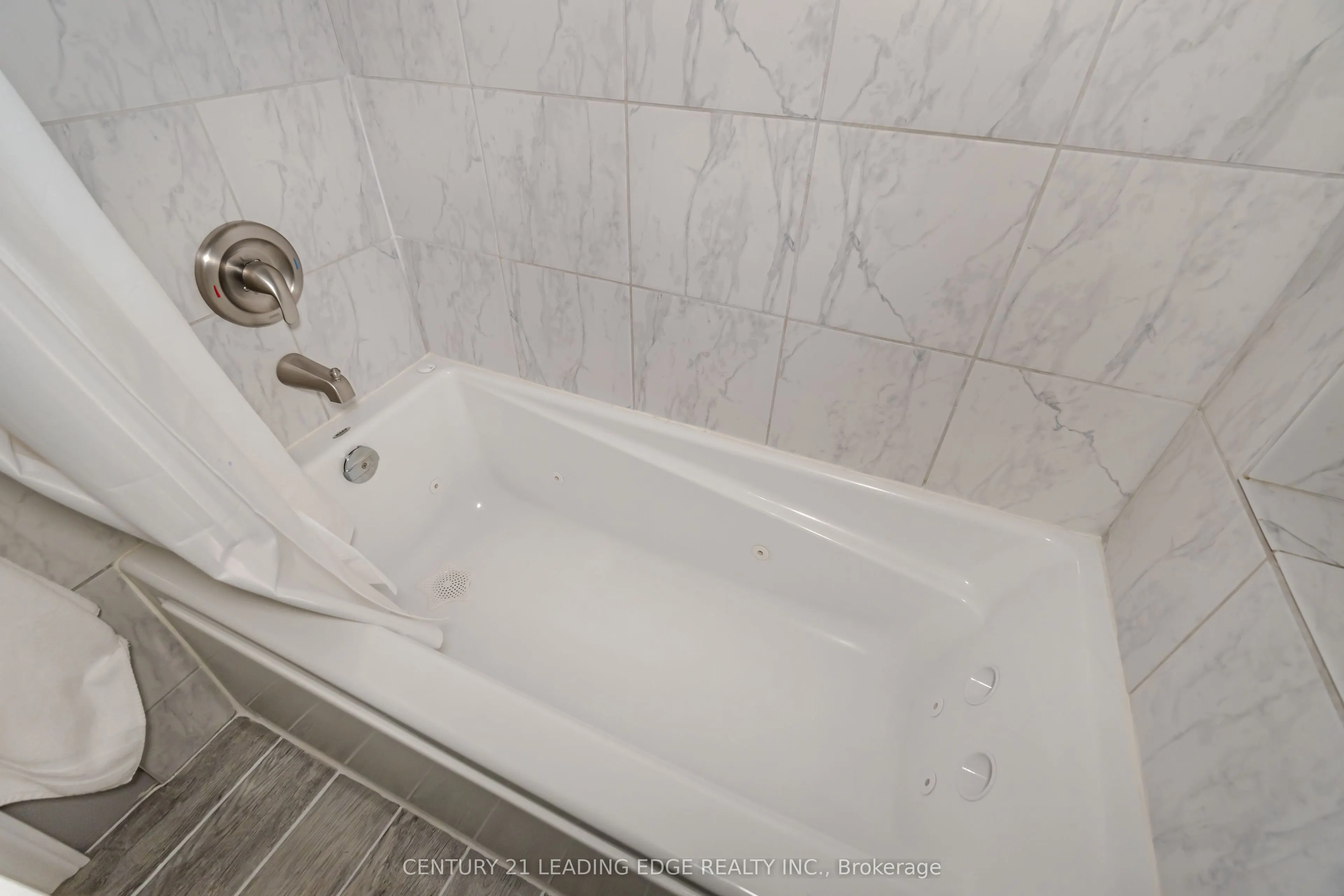 1169 Killarney Beach Road