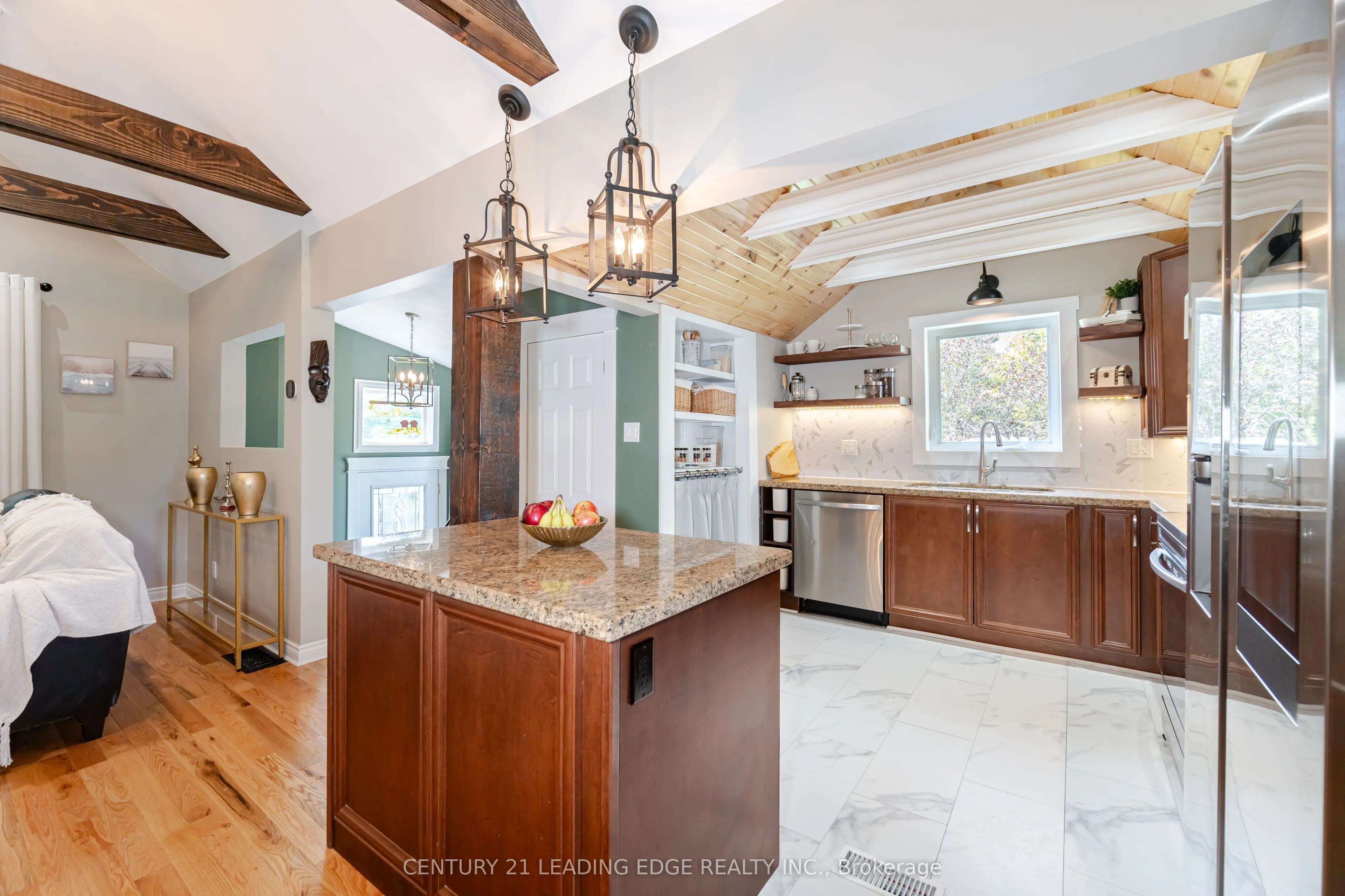 1169 Killarney Beach Road