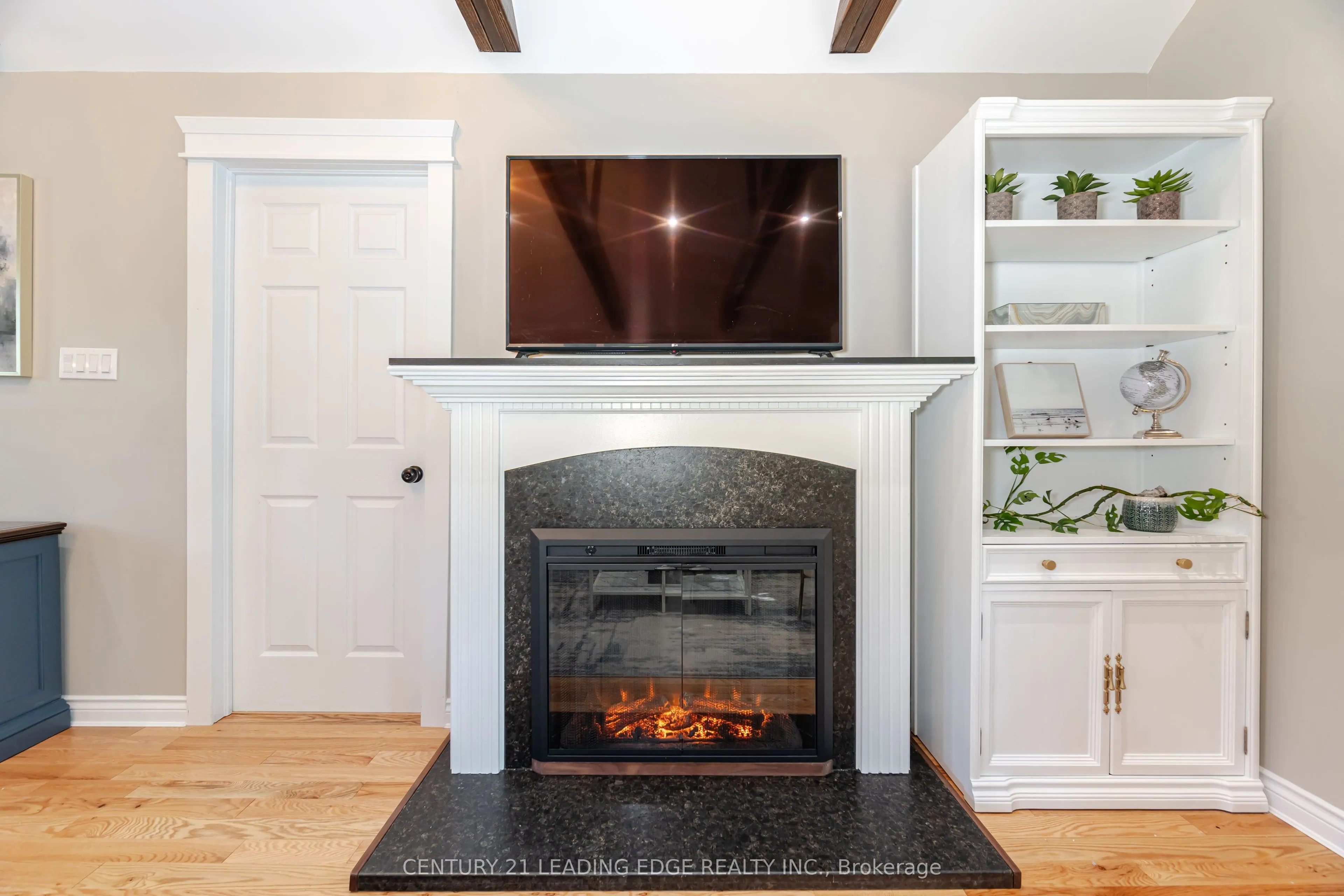 1169 Killarney Beach Road