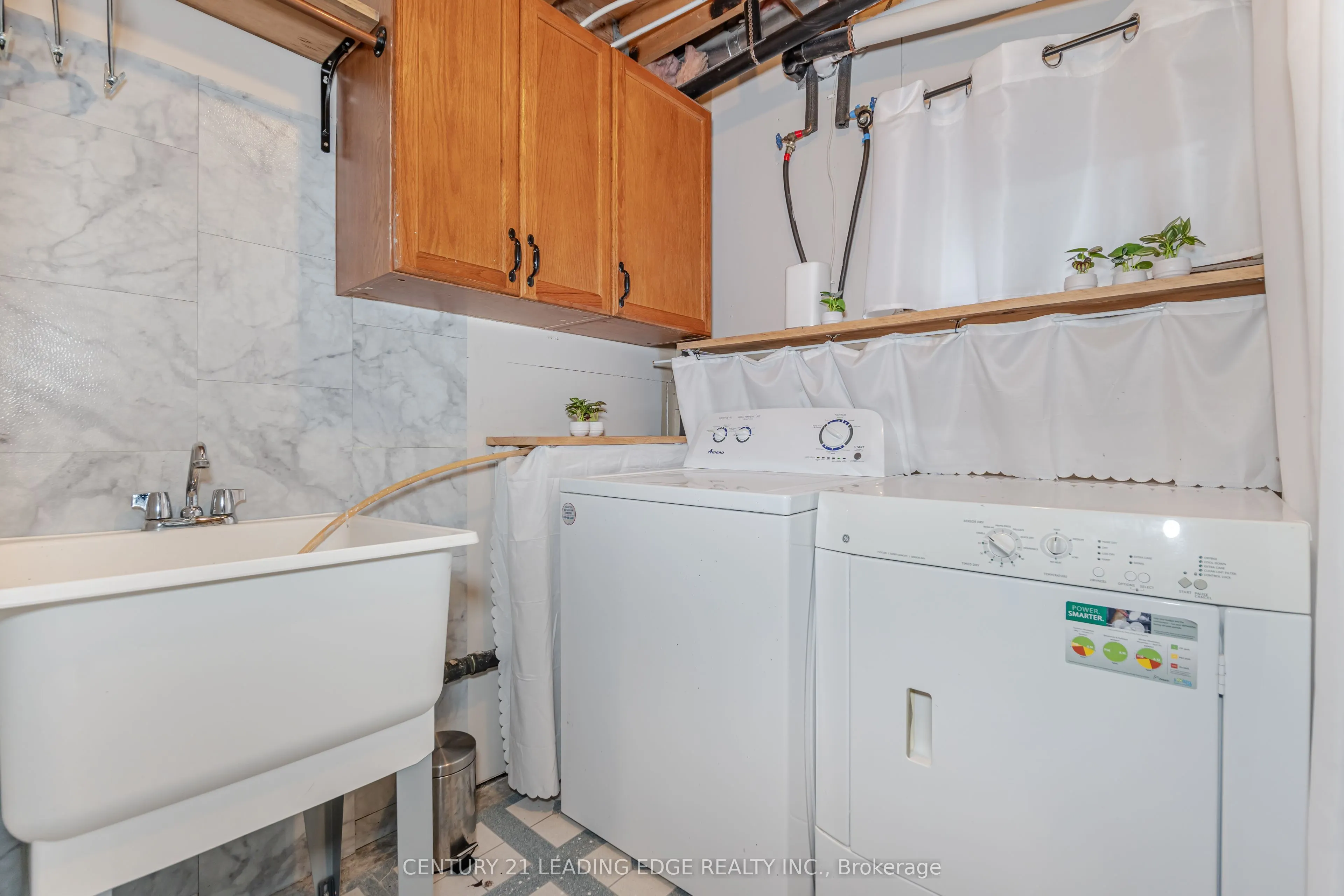 1169 Killarney Beach Road