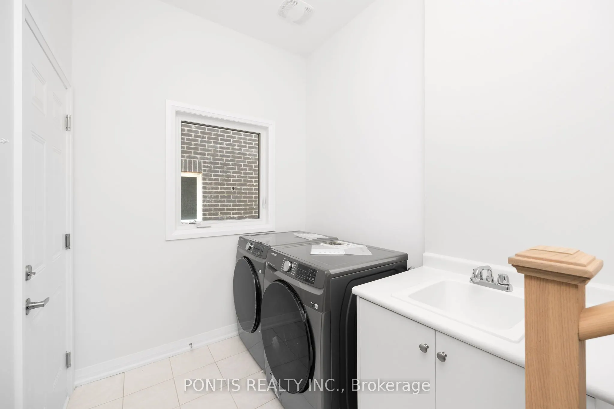 1406 Stovell Crescent