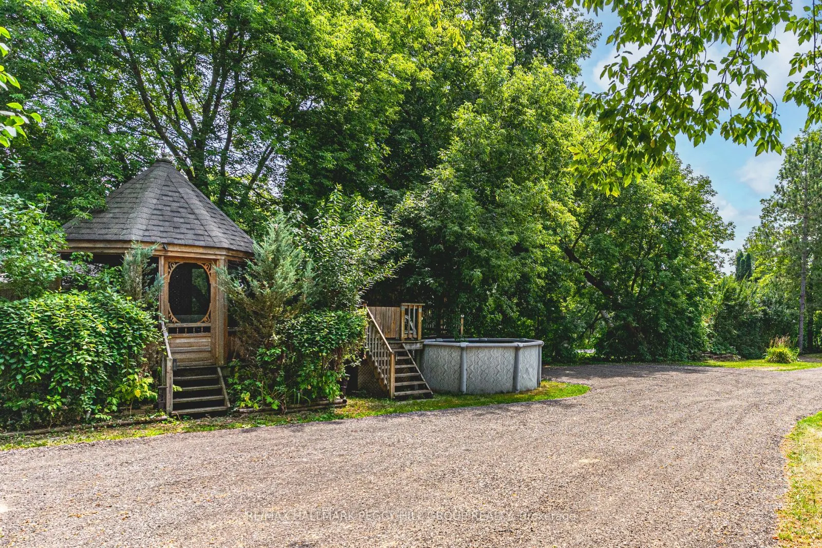 9007 Webster Road